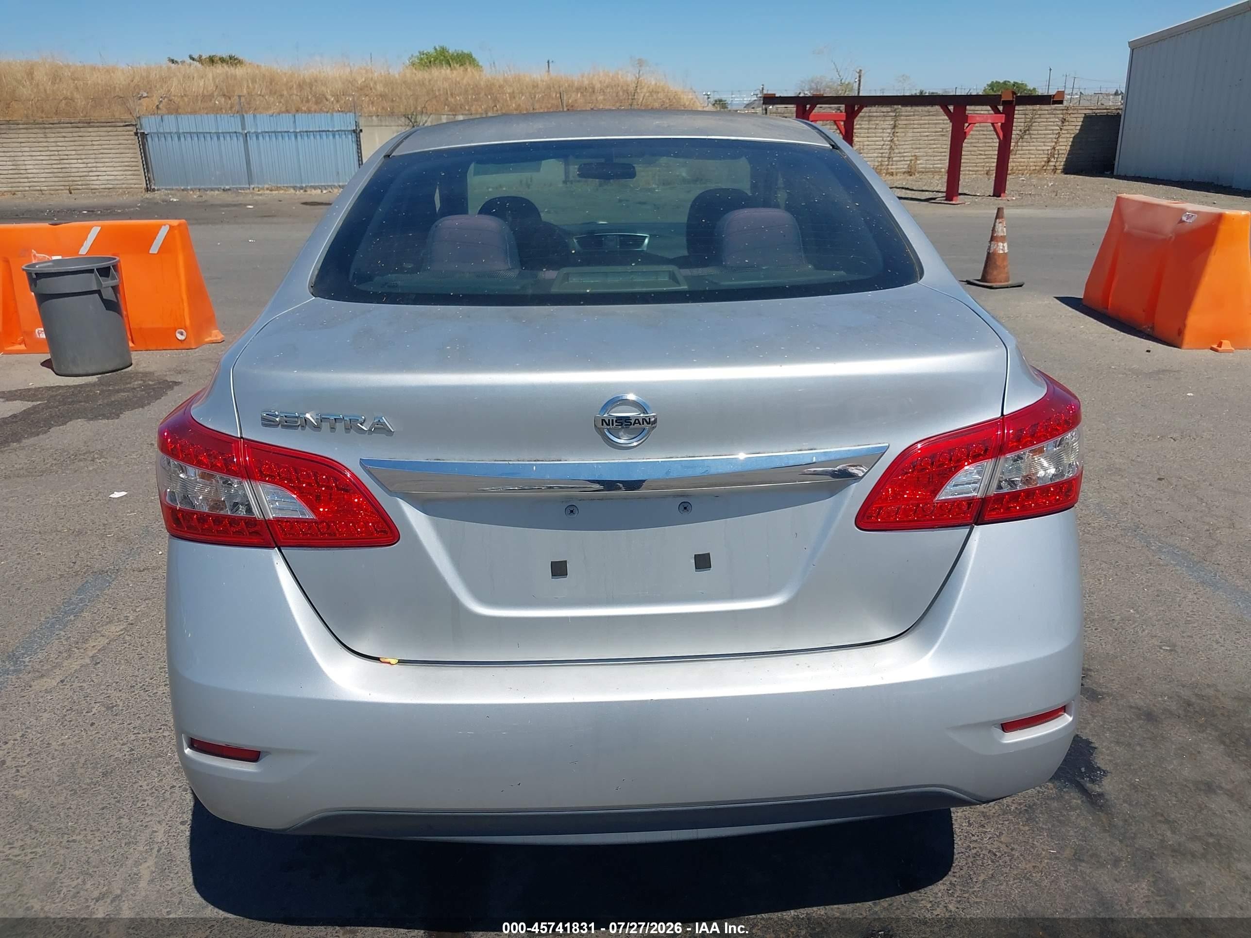 2015 Nissan Sentra S Серый vin: 3N1AB7AP3FY333409