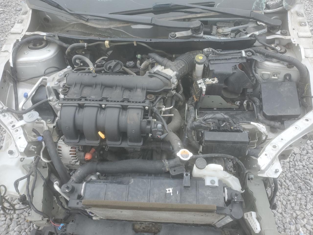 2015 Nissan Sentra S   Silver vin: 3N1AB7AP3FY372842