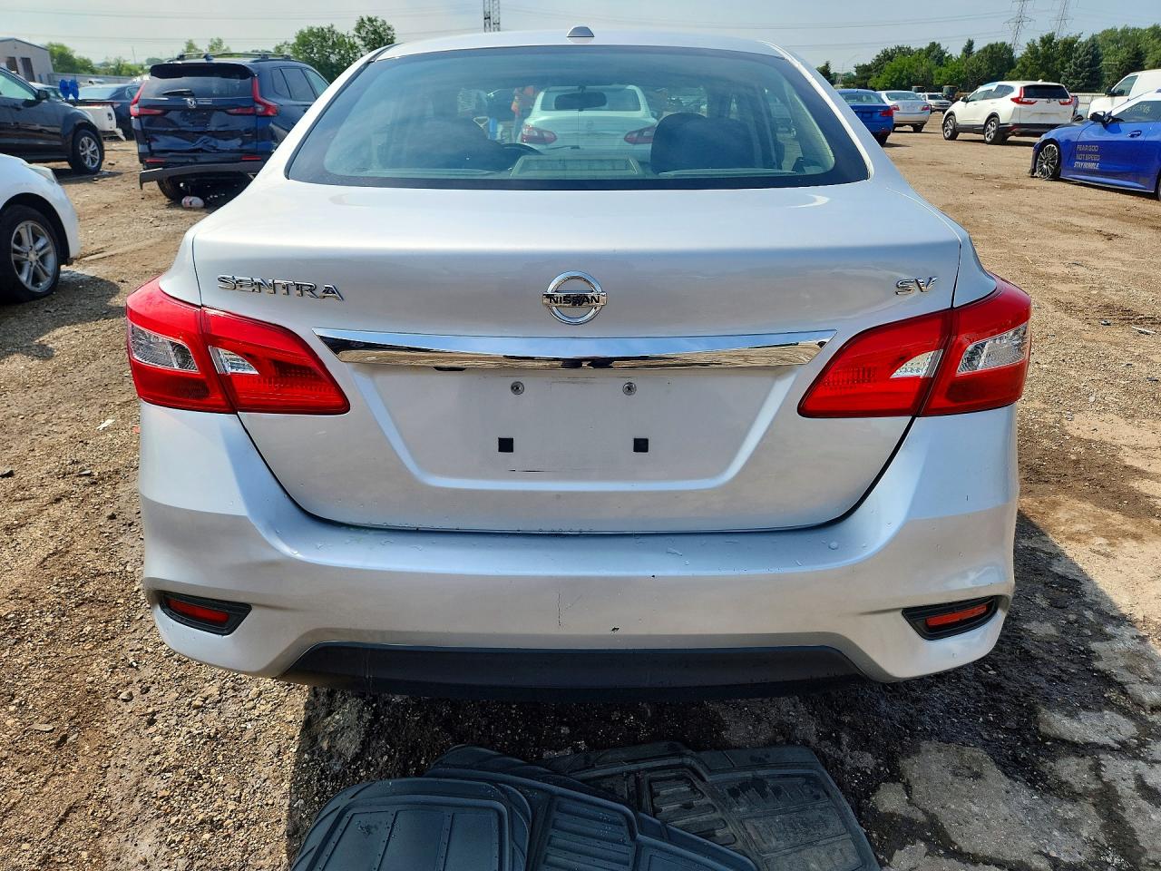 2017 Nissan Sentra Sv Серебряный vin: 3N1AB7AP3HL657735