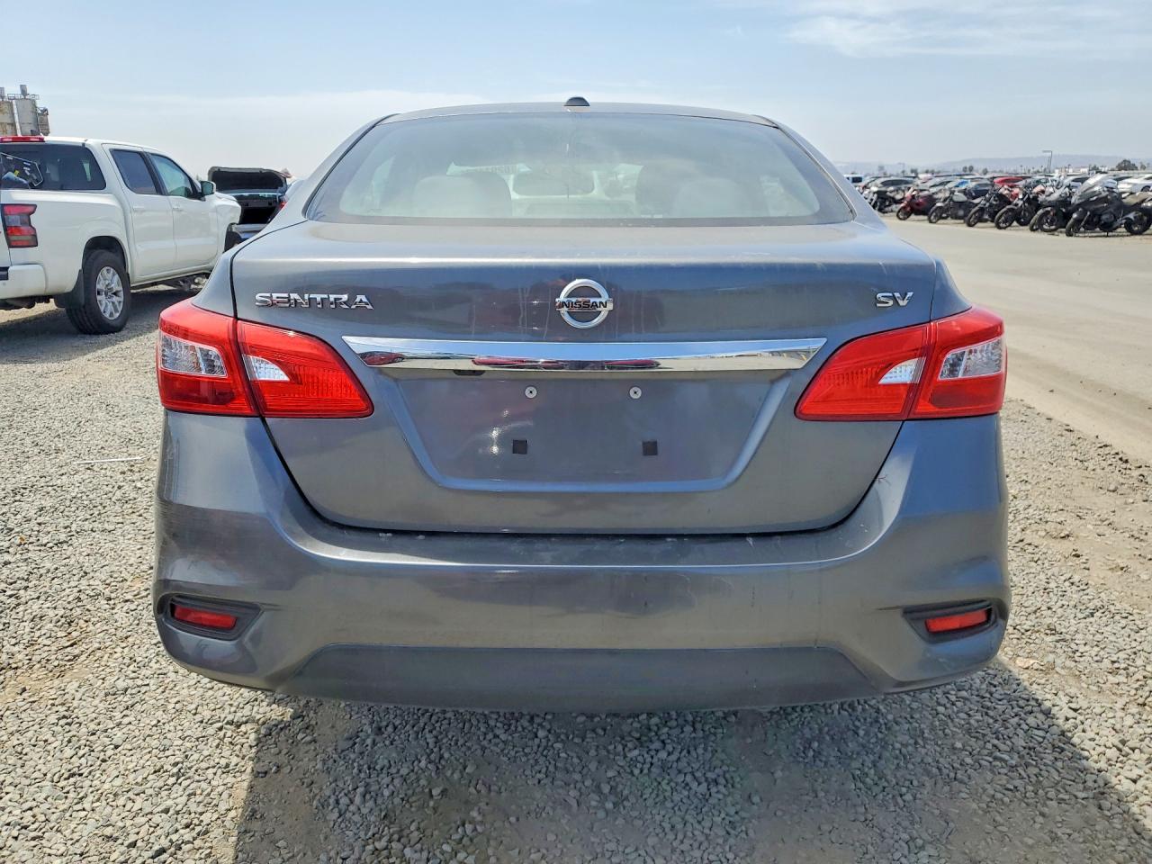 2018 Nissan Sentra Sv Gray vin: 3N1AB7AP3JY207513