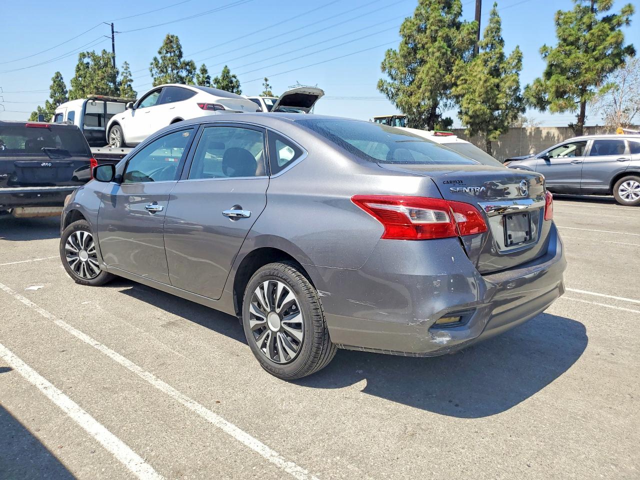 2018 Nissan Sentra S Серый vin: 3N1AB7AP3JY301438