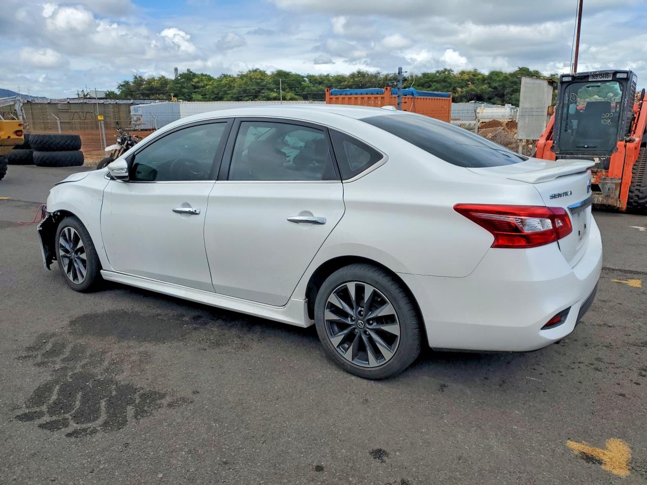 2018 Nissan Sentra Sr Белый vin: 3N1AB7AP3JY339431