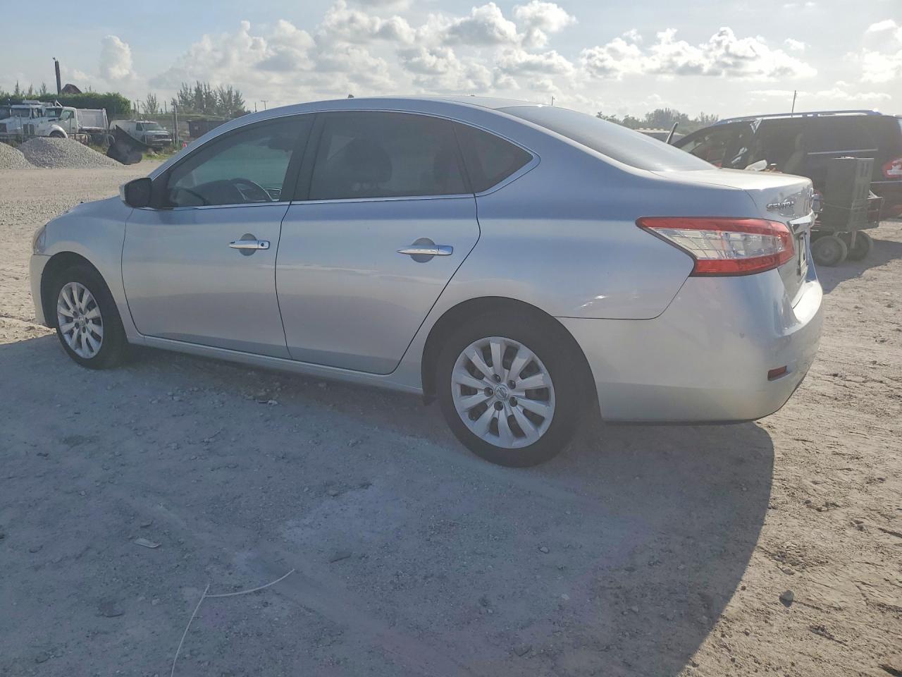 2014 Nissan Sentra Sv Серебряный vin: 3N1AB7AP4EY204447
