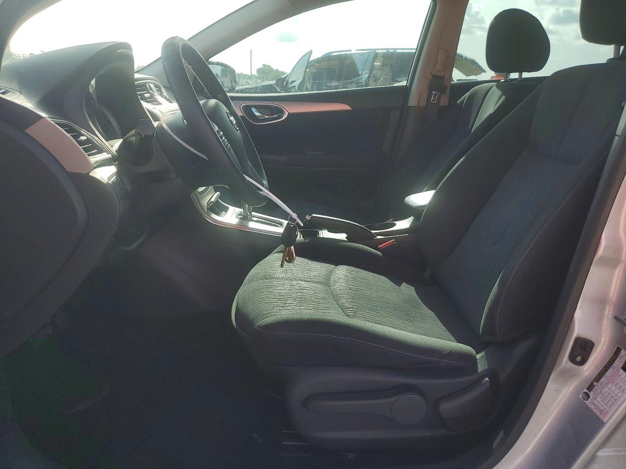 2014 Nissan Sentra Sv Серебряный vin: 3N1AB7AP4EY204447