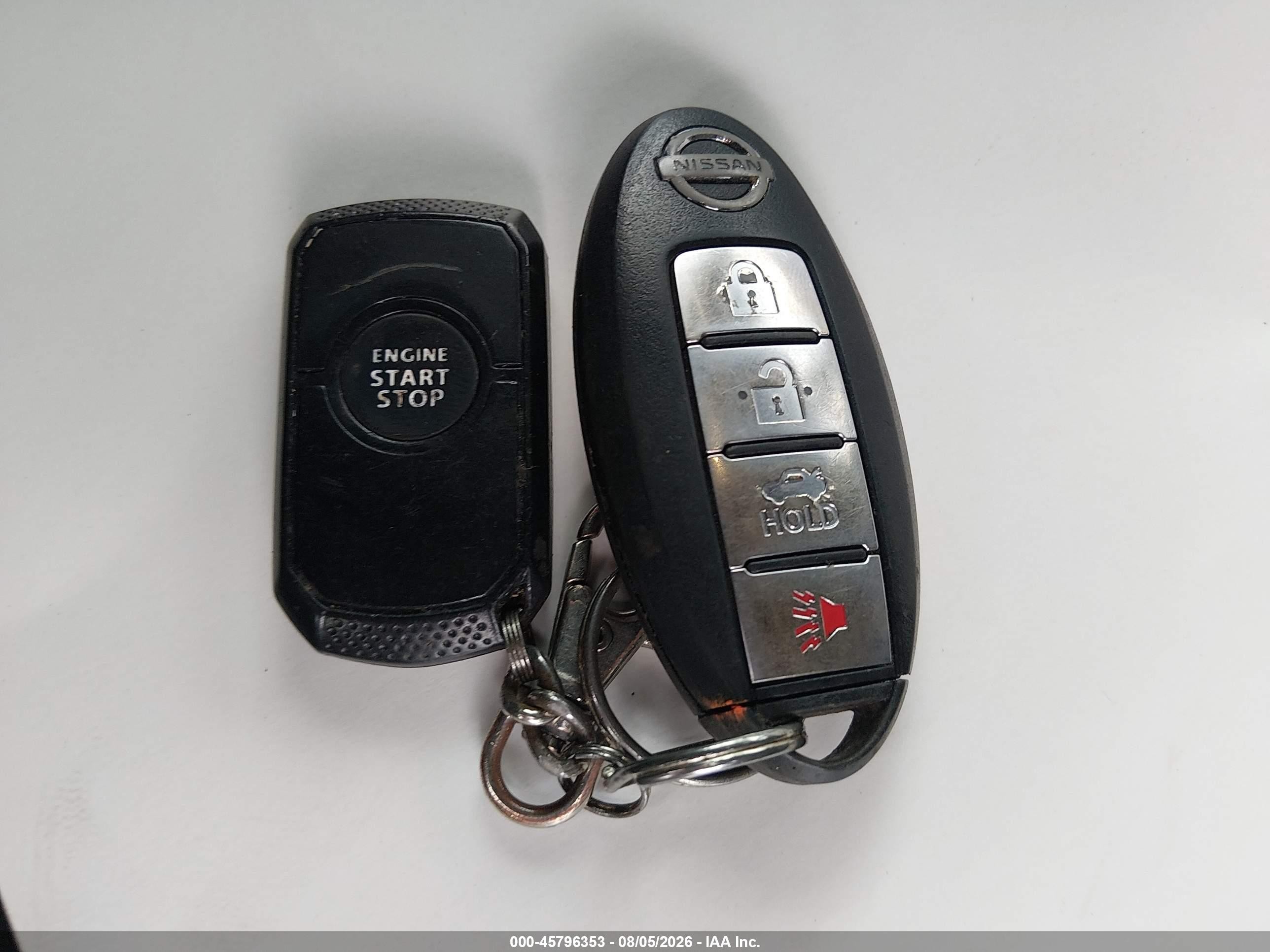 2014 Nissan Sentra Sr Серебряный vin: 3N1AB7AP4EY236654