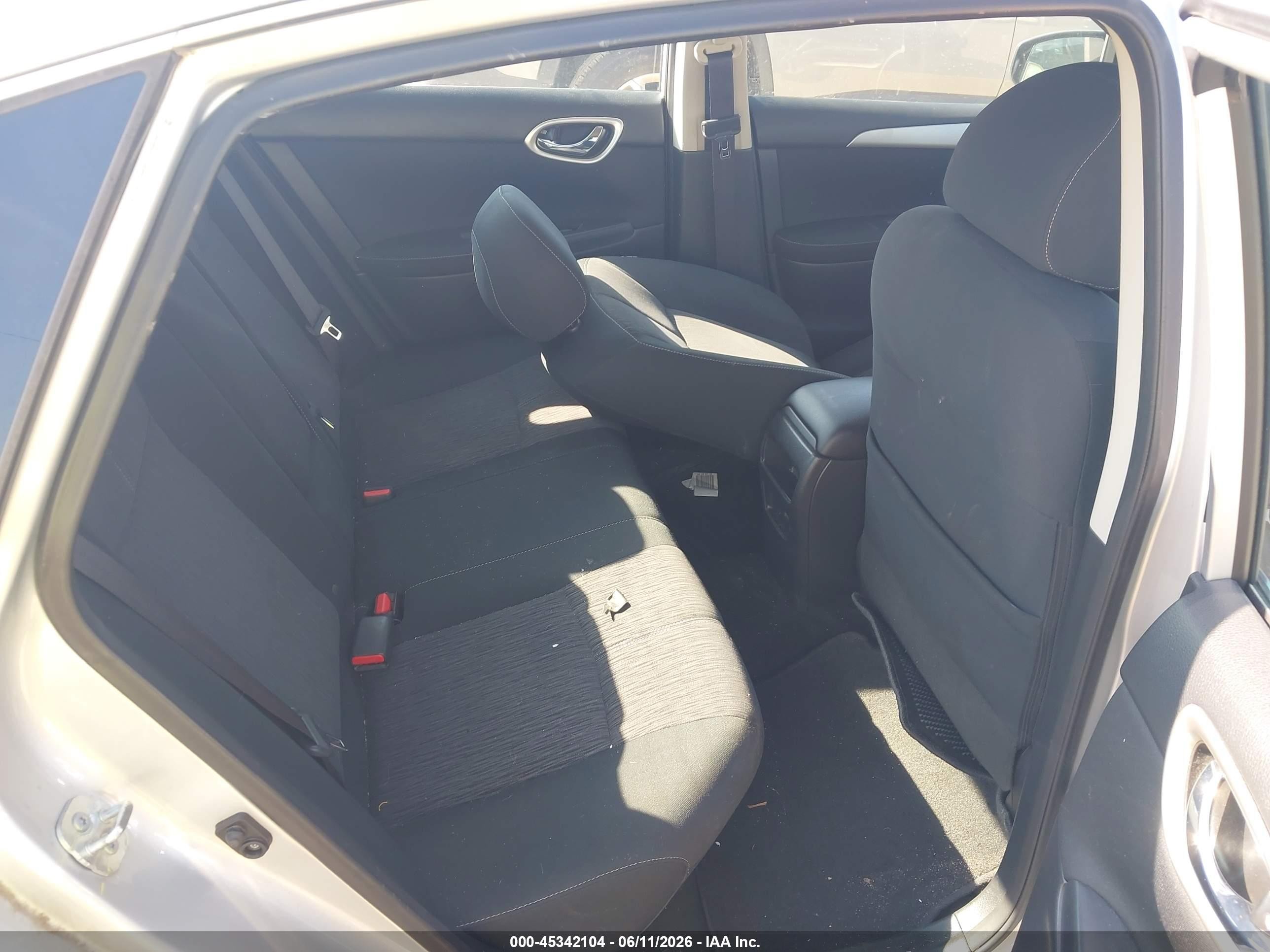 2015 Nissan Sentra Sv Silver vin: 3N1AB7AP4FY272572