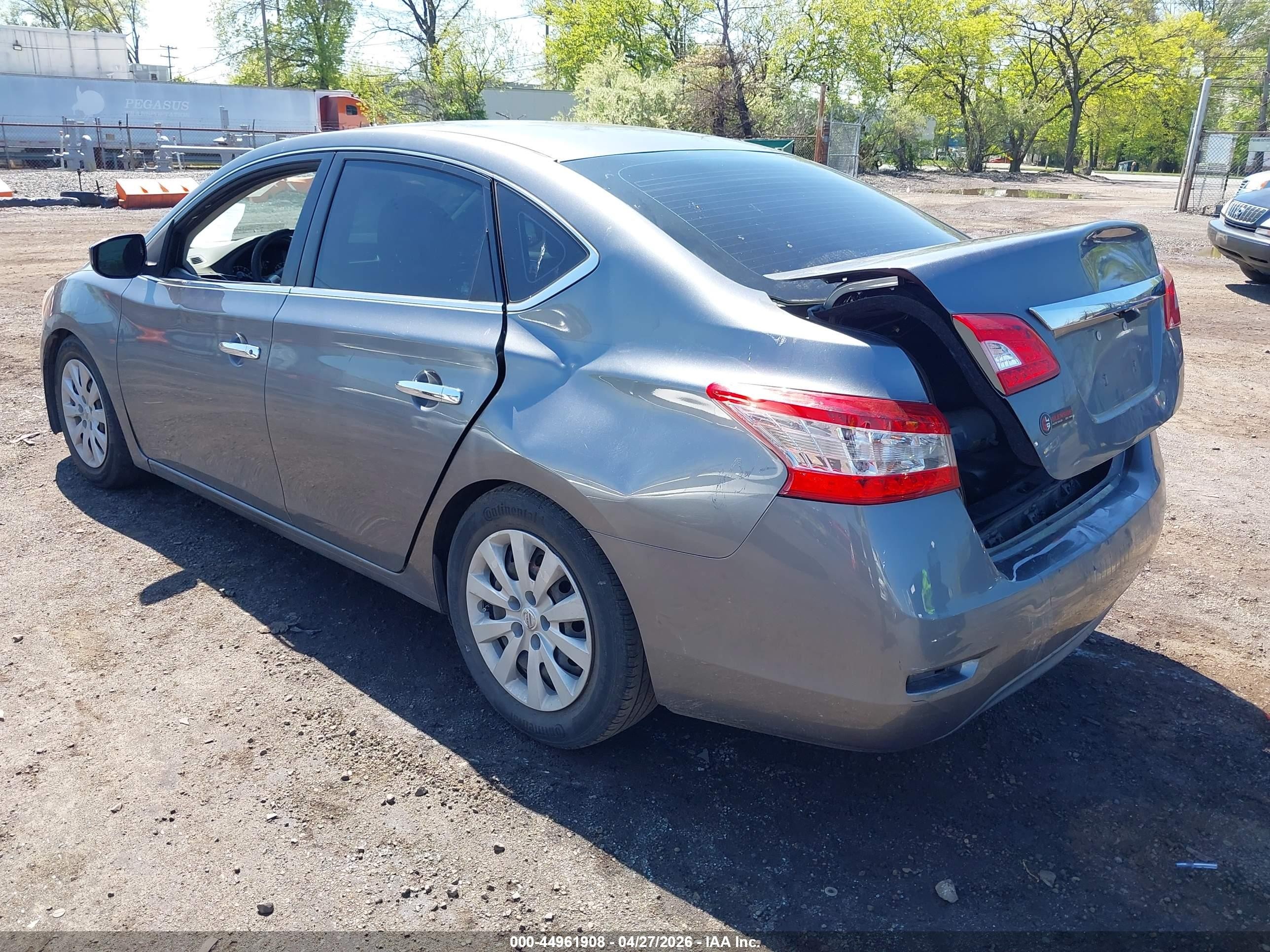 2015 Nissan Sentra S Серый vin: 3N1AB7AP4FY314335