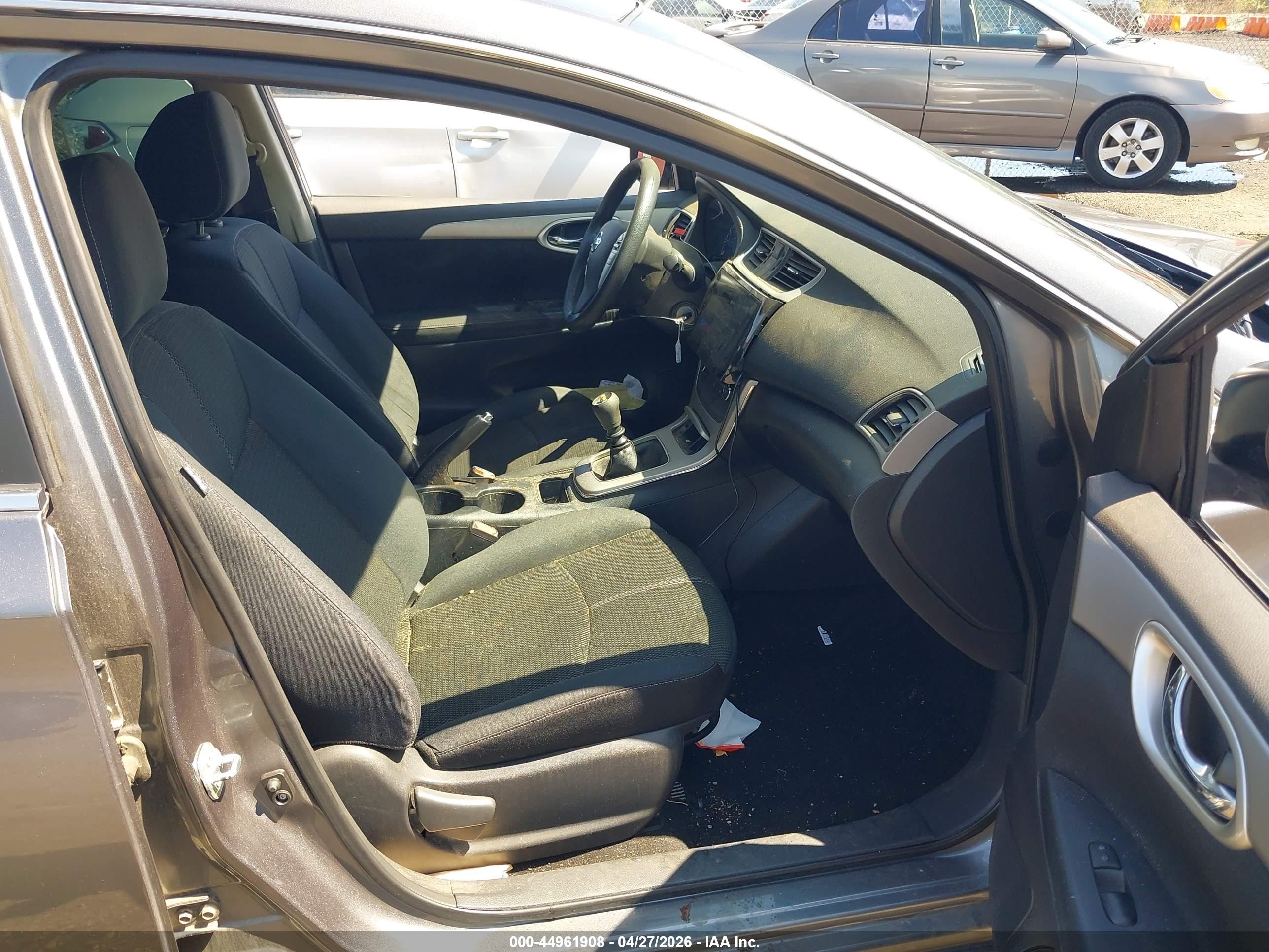 2015 Nissan Sentra S Серый vin: 3N1AB7AP4FY314335