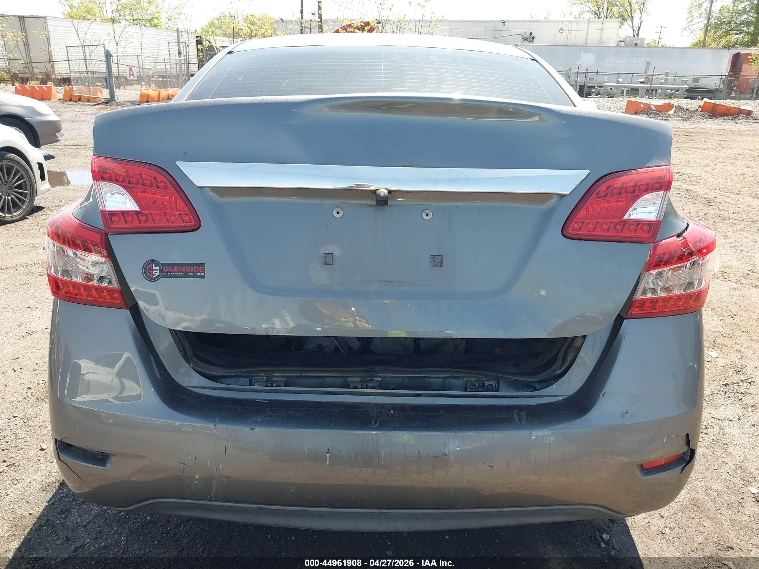 2015 Nissan Sentra S Серый vin: 3N1AB7AP4FY314335