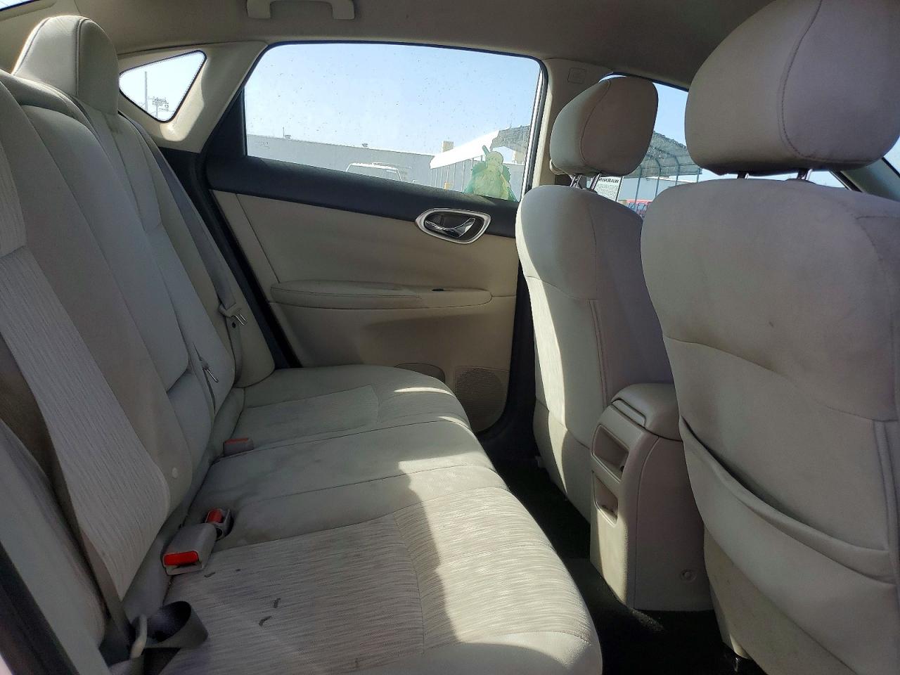 2015 Niss Sentra White vin: 3N1AB7AP4FY316912