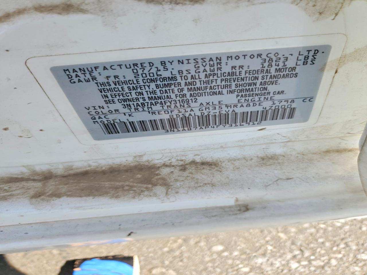 2015 Niss Sentra White vin: 3N1AB7AP4FY316912