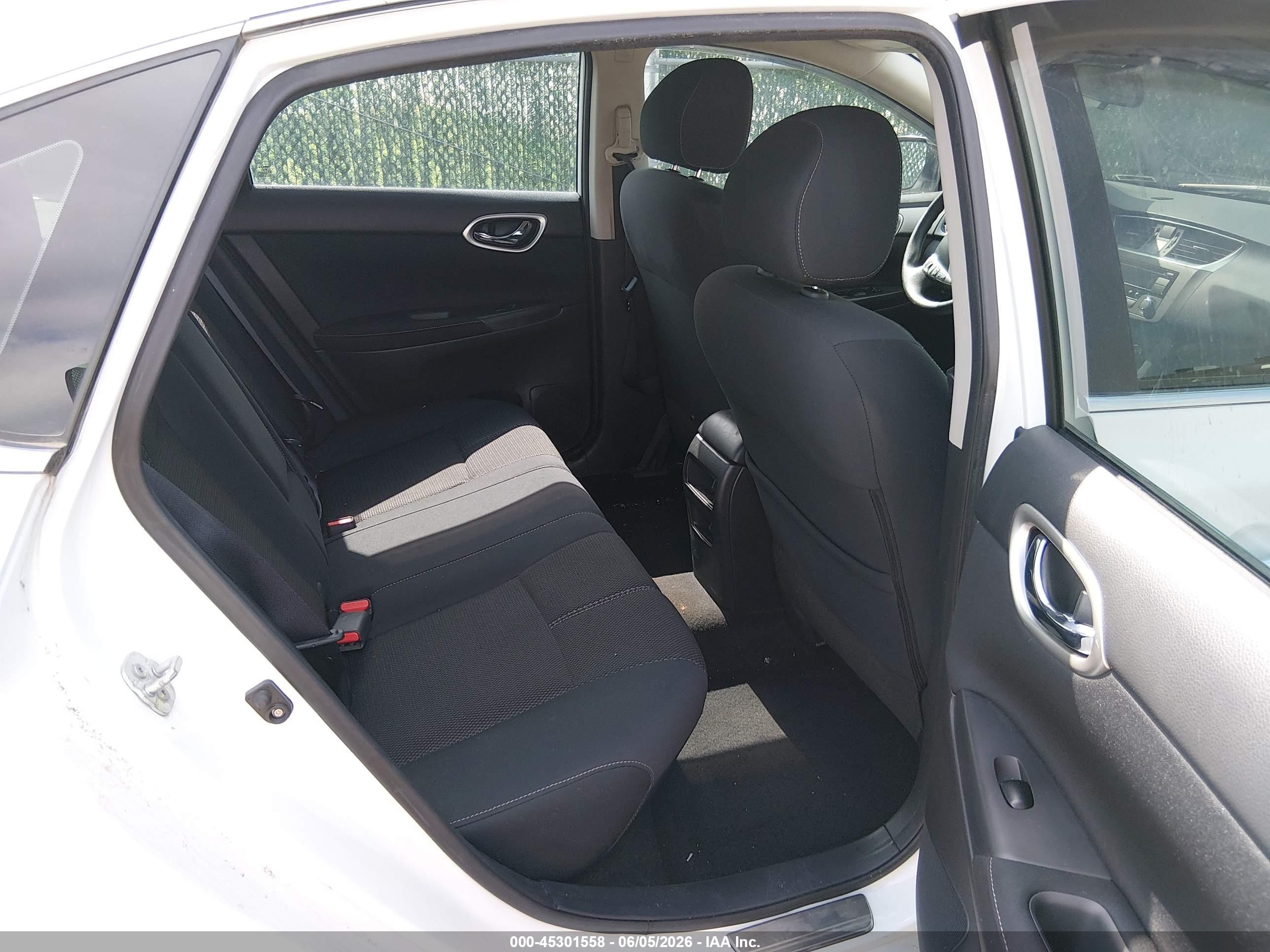 2015 Nissan Sentra Fe+ S Белый vin: 3N1AB7AP4FY355404