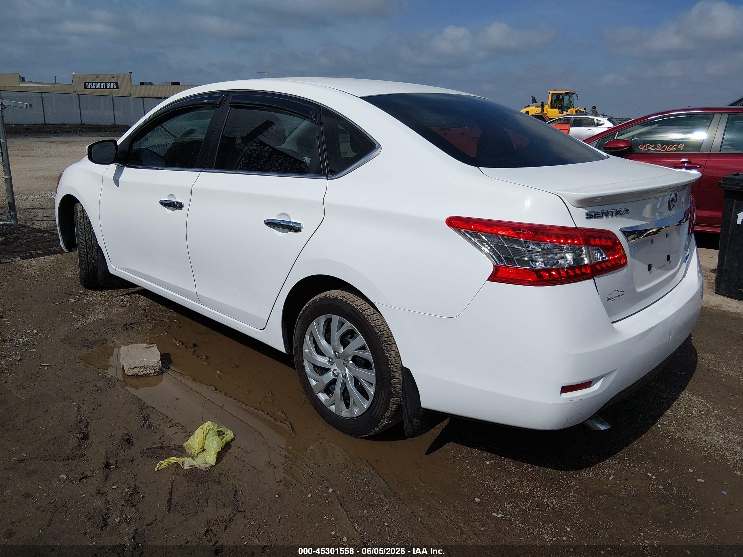 2015 Nissan Sentra Fe+ S Белый vin: 3N1AB7AP4FY355404