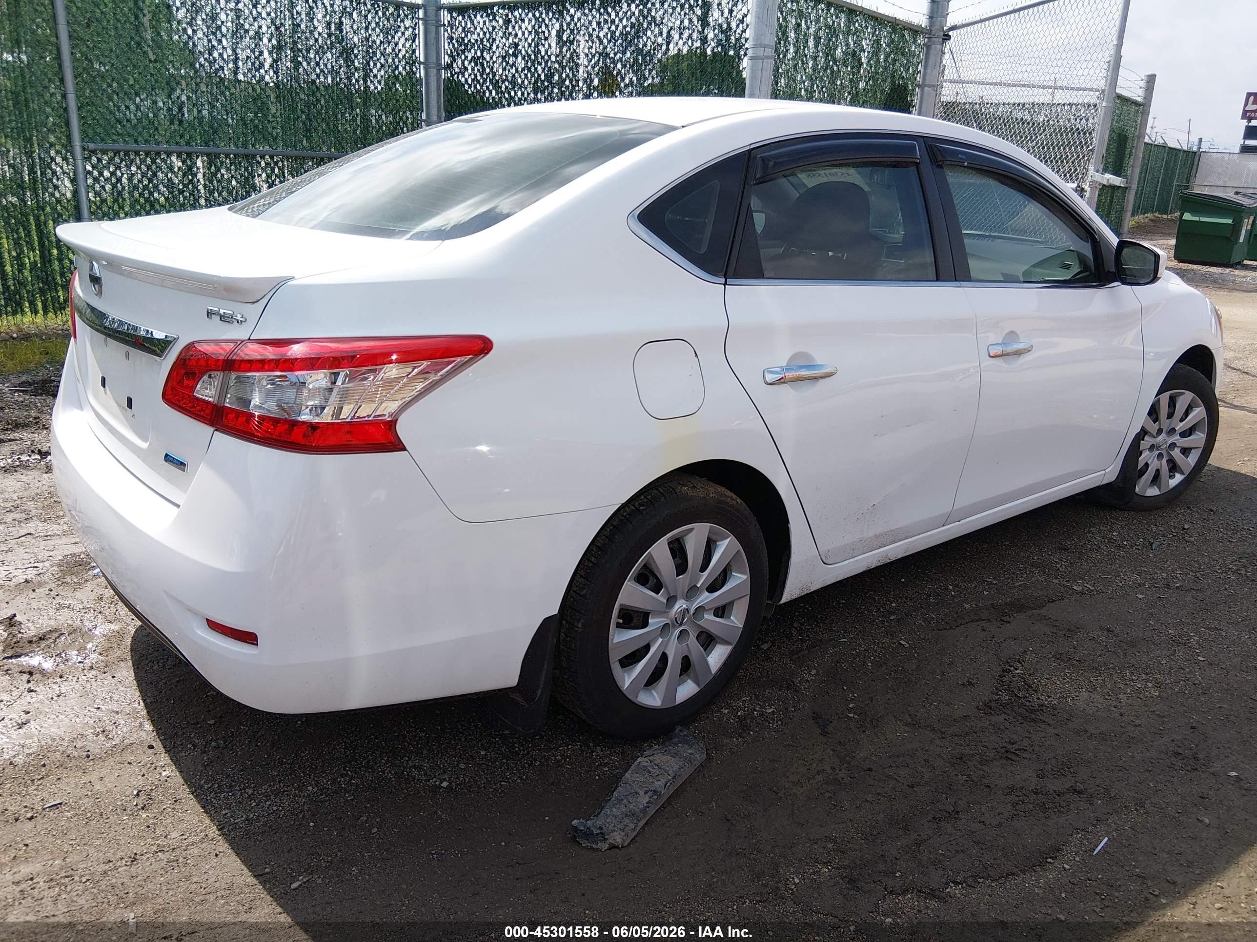 2015 Nissan Sentra Fe+ S Белый vin: 3N1AB7AP4FY355404