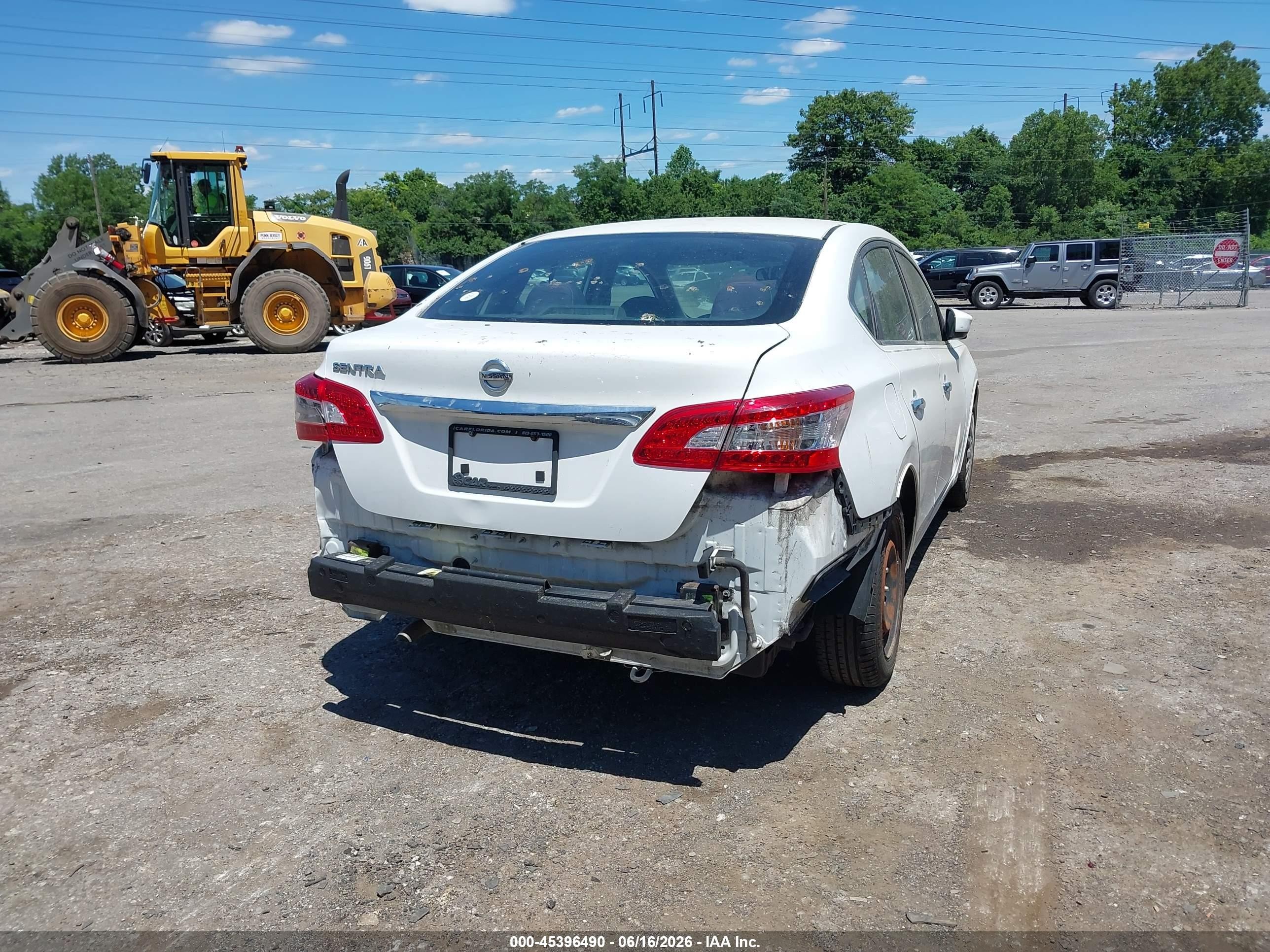 2015 Nissan Sentra S Белый vin: 3N1AB7AP4FY373398