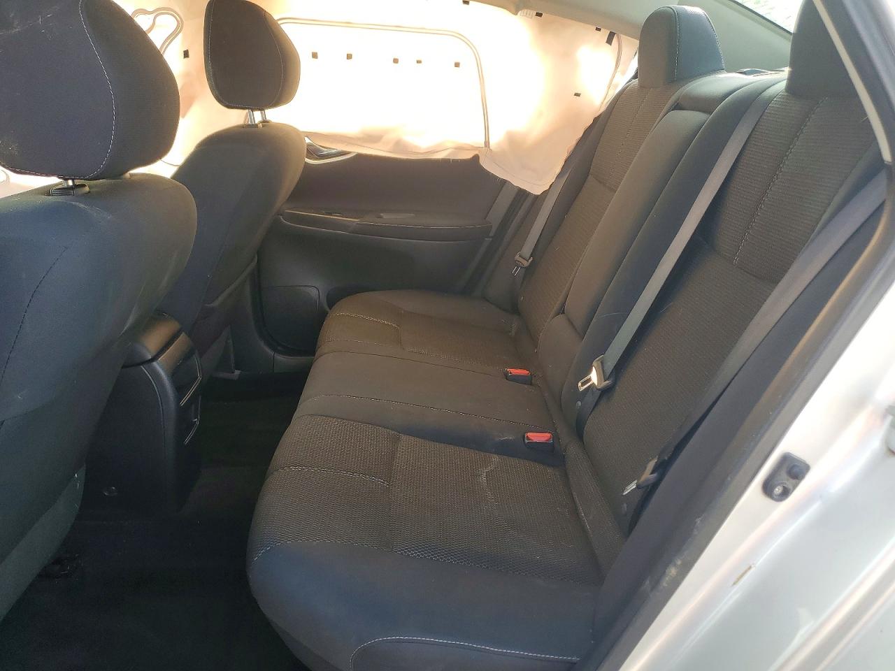 2015 Nissan Sentra S Silver vin: 3N1AB7AP4FY377645
