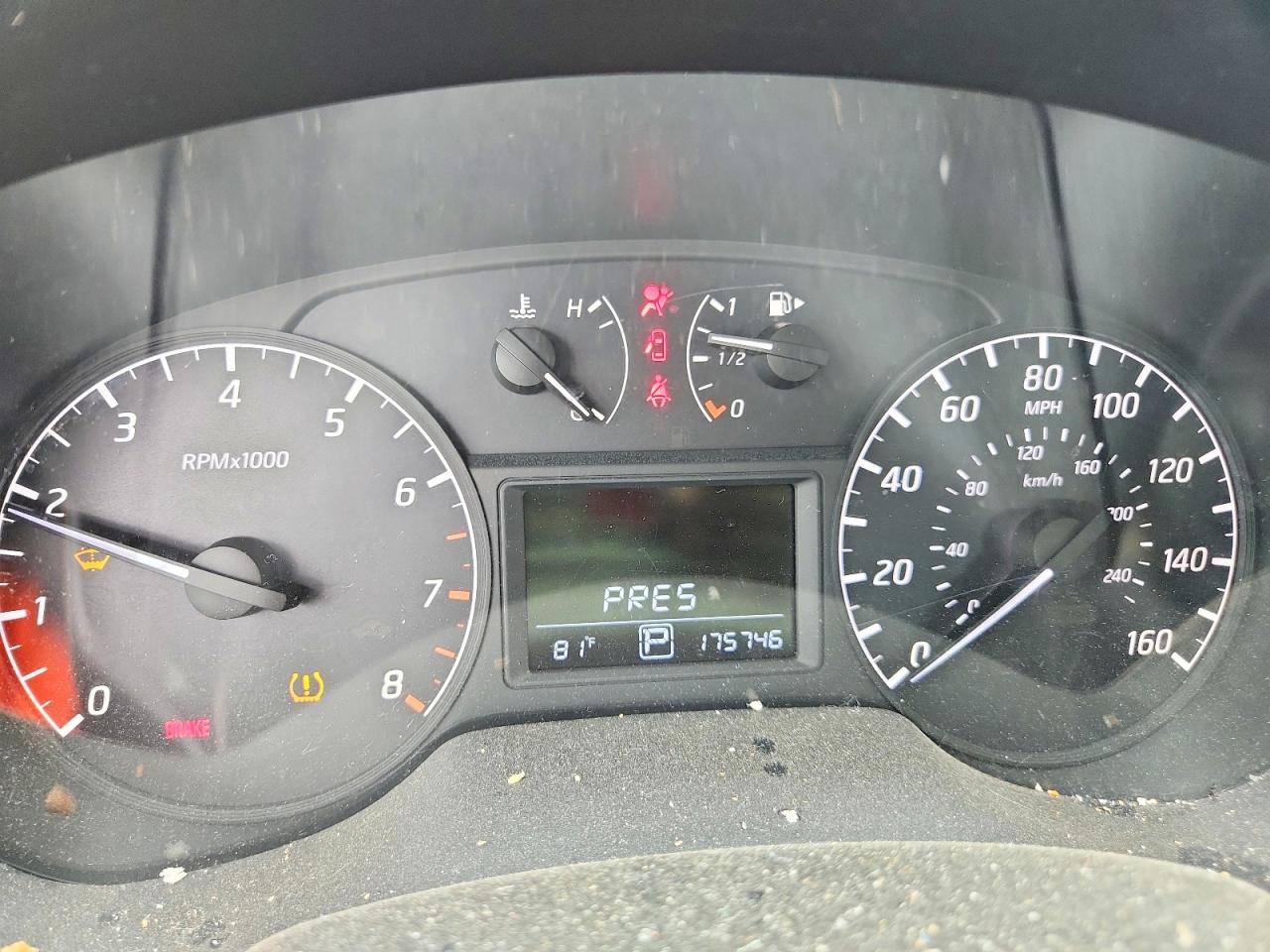 2015 Nissan Sentra Silver vin: 3N1AB7AP4FY377788
