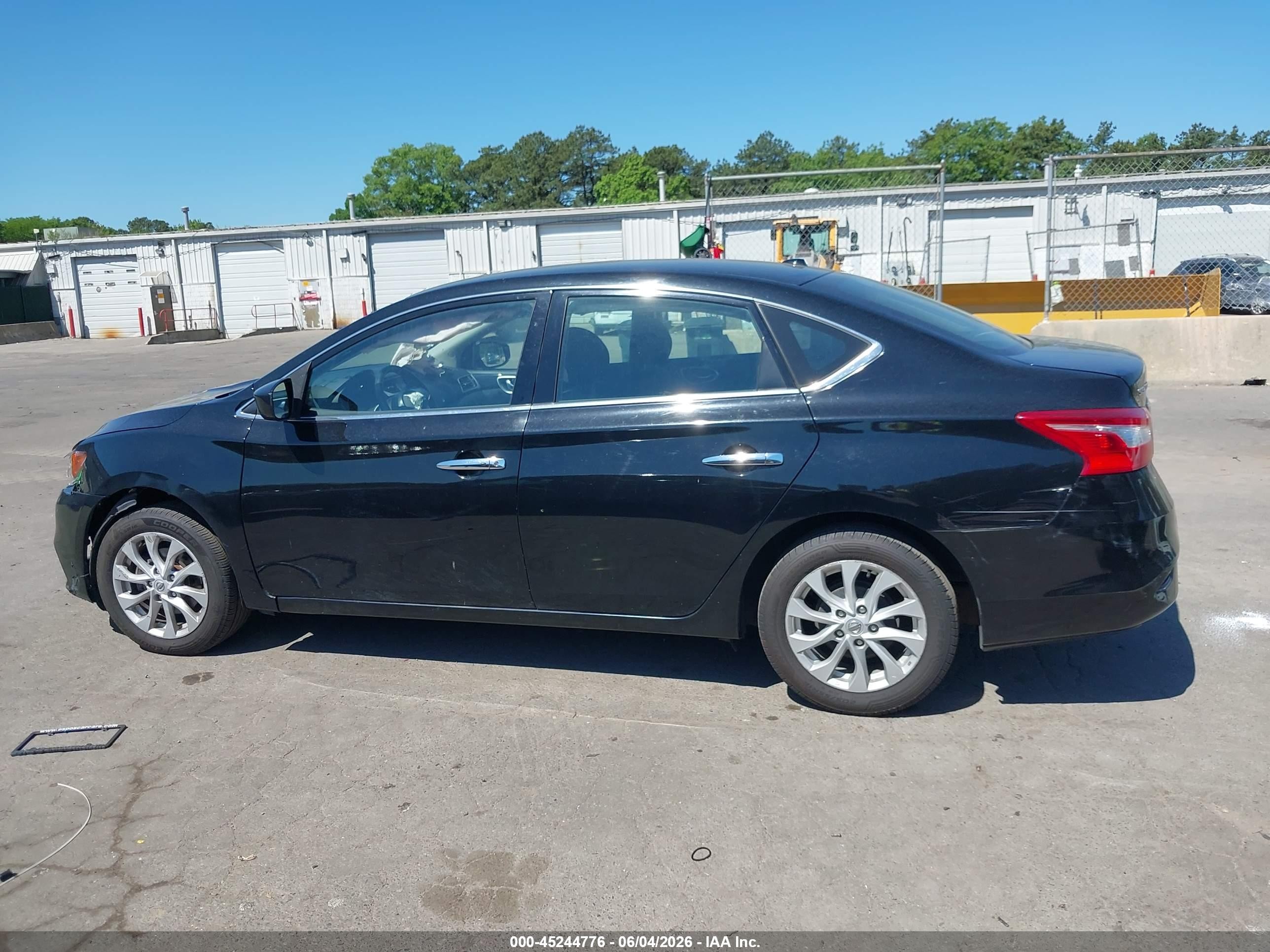 2018 Nissan Sentra Sv Black vin: 3N1AB7AP4JL626113
