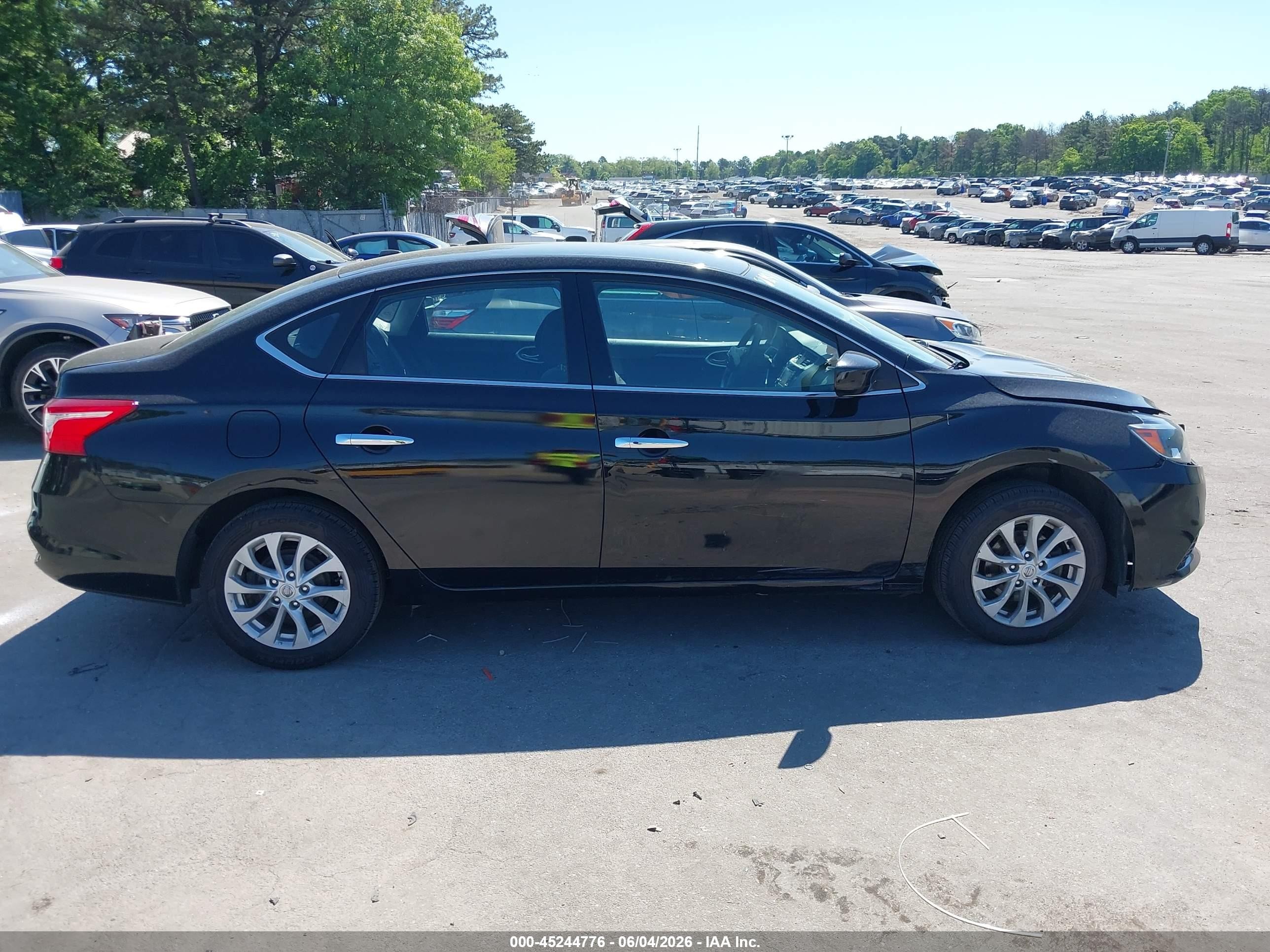 2018 Nissan Sentra Sv Black vin: 3N1AB7AP4JL626113