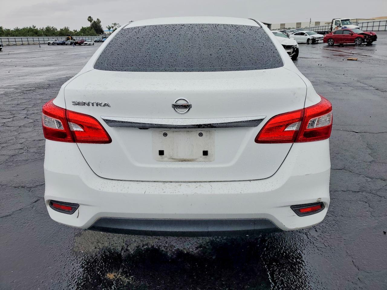 2018 Nissan Sentra S White vin: 3N1AB7AP4JY228936