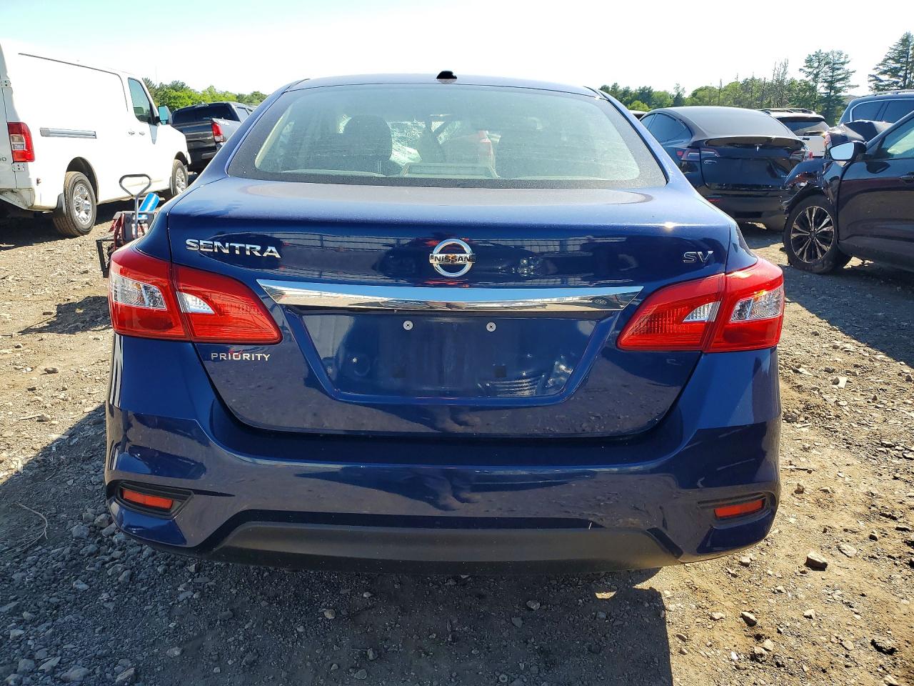 2019 Nissan Sentra Sv Blue vin: 3N1AB7AP4KL608924