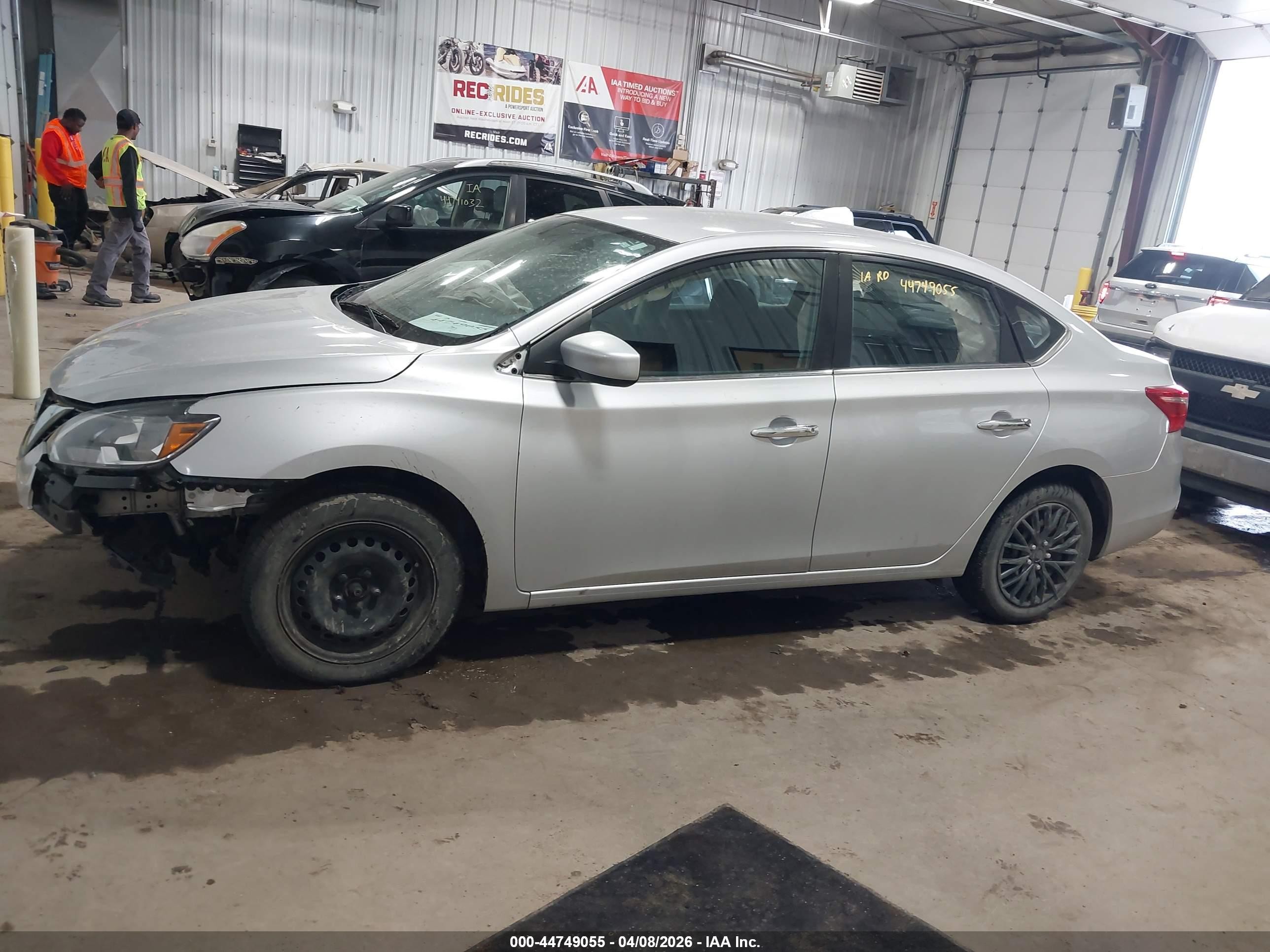 2019 Nissan Sentra S Серебряный vin: 3N1AB7AP4KY269164