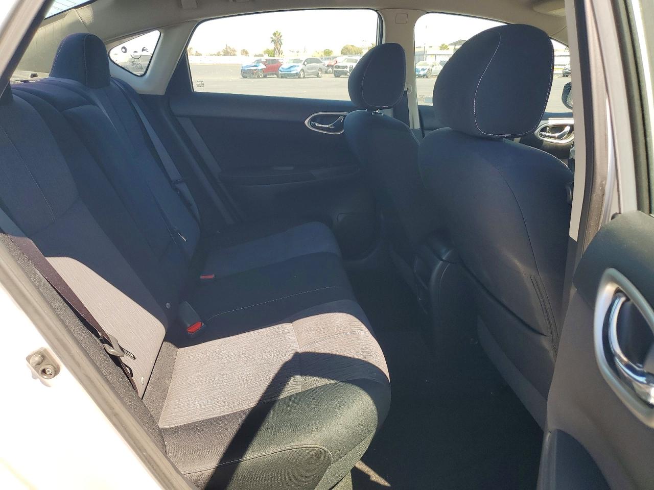 2014 Nissan Sentra Sv Серебряный vin: 3N1AB7AP5EY235724