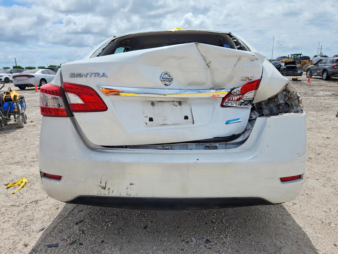 2014 Nissan Sentra Sv Белый vin: 3N1AB7AP5EY250594
