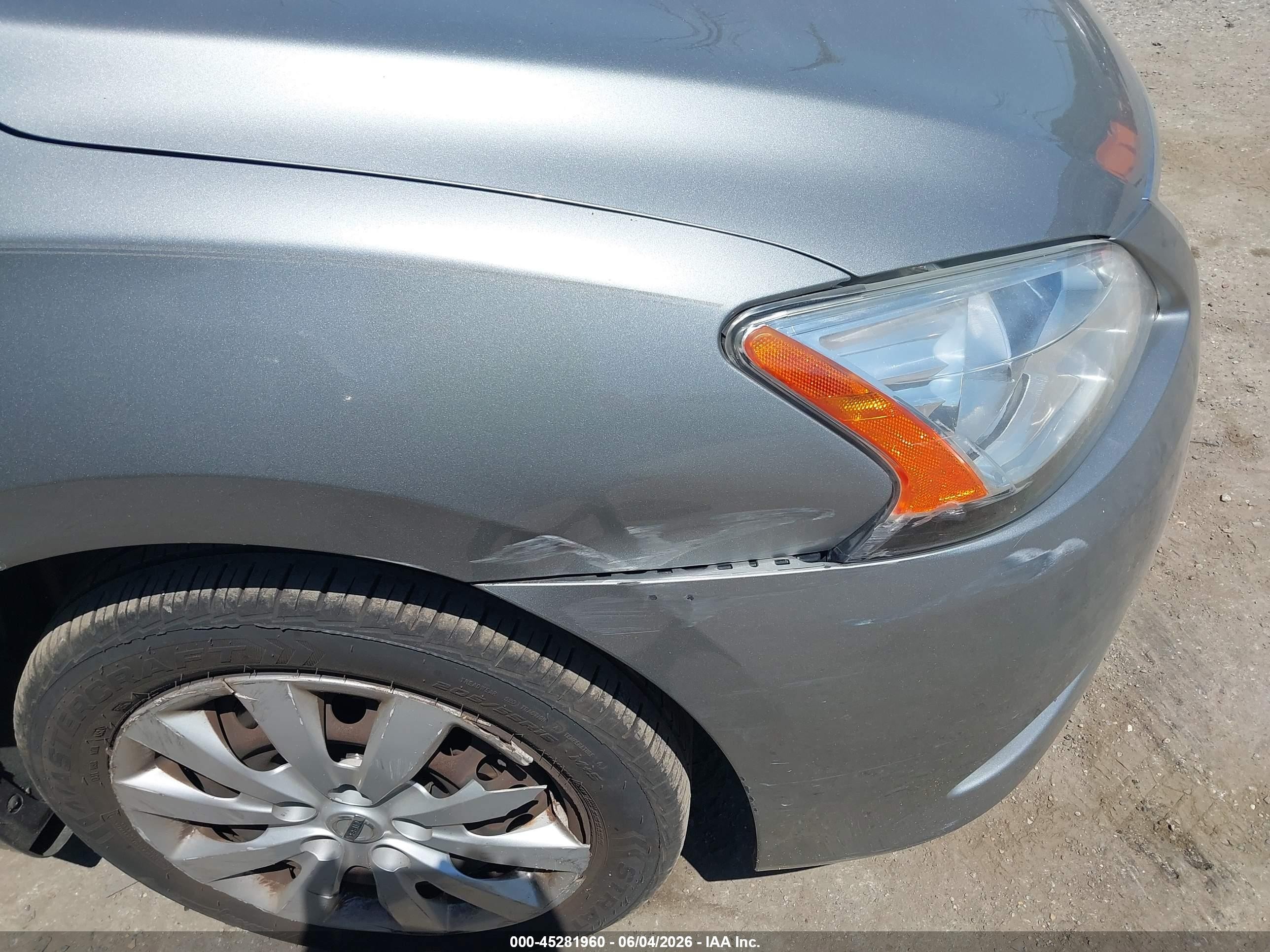 2014 Nissan Sentra S Silver vin: 3N1AB7AP5EY277469