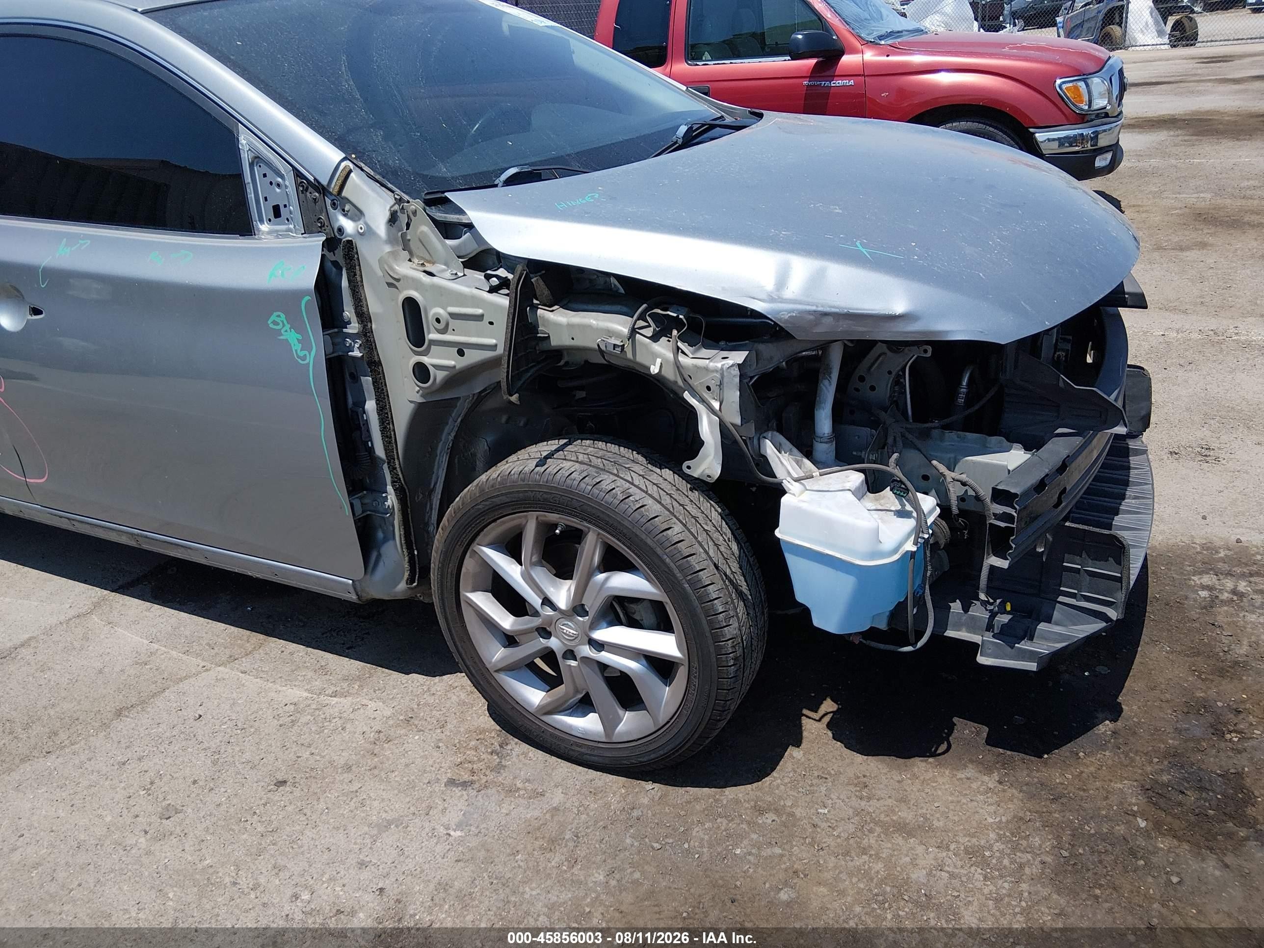 2014 Nissan Sentra Sr Silver vin: 3N1AB7AP5EY304640