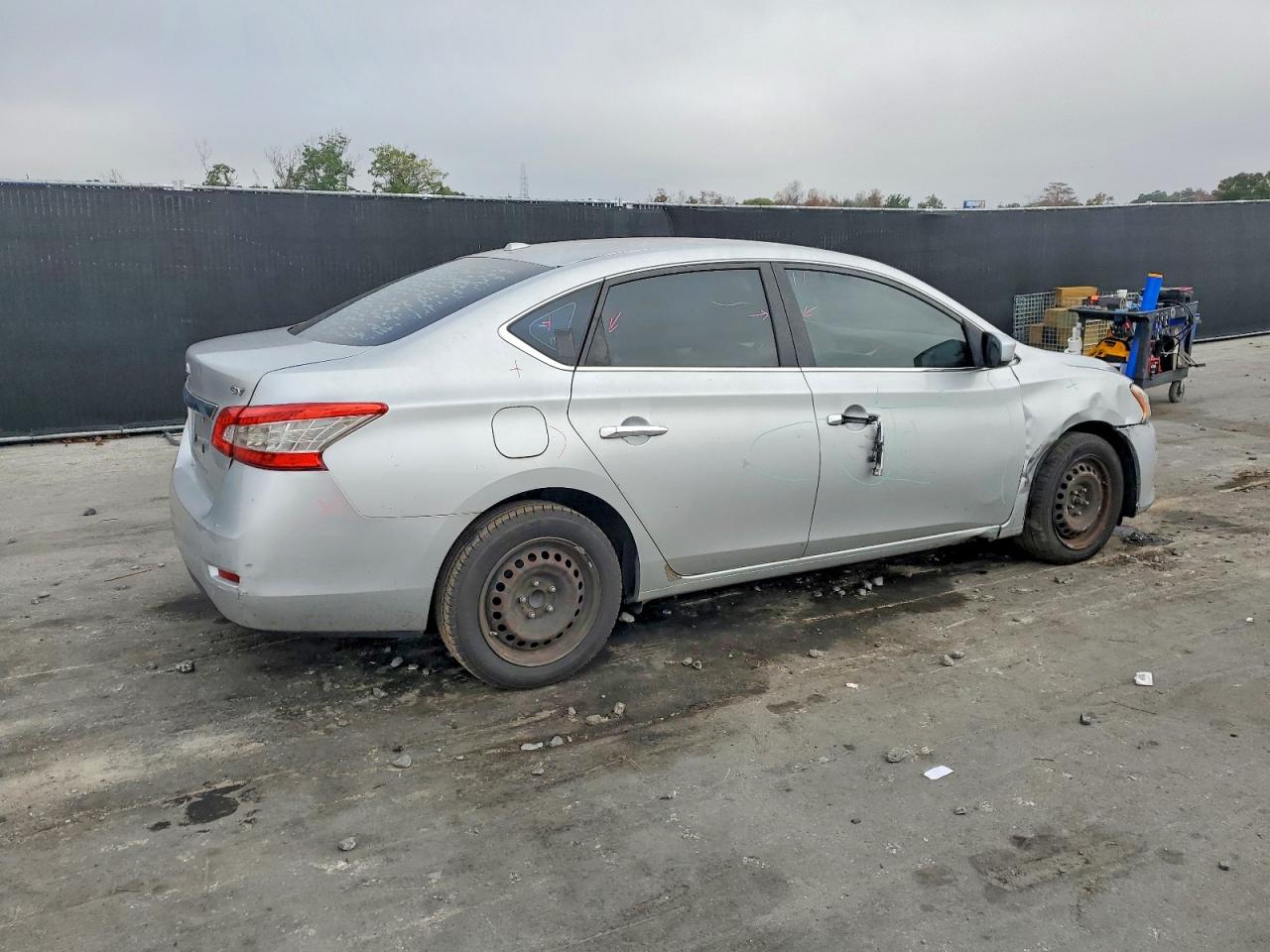 2015 Nissan Sentra Sv Серебряный vin: 3N1AB7AP5FY228631