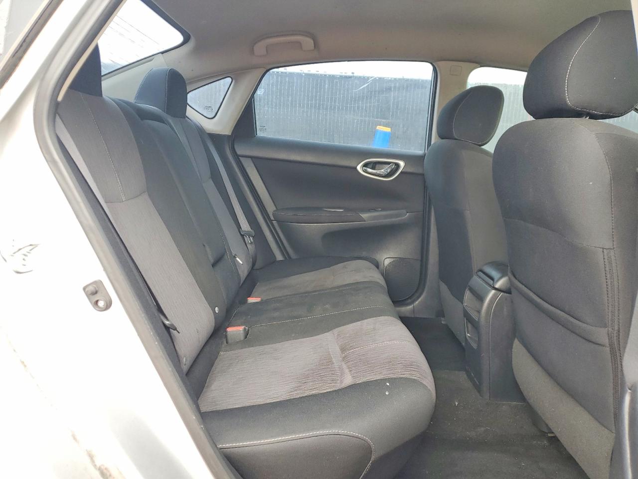 2015 Nissan Sentra Sv Серебряный vin: 3N1AB7AP5FY228631