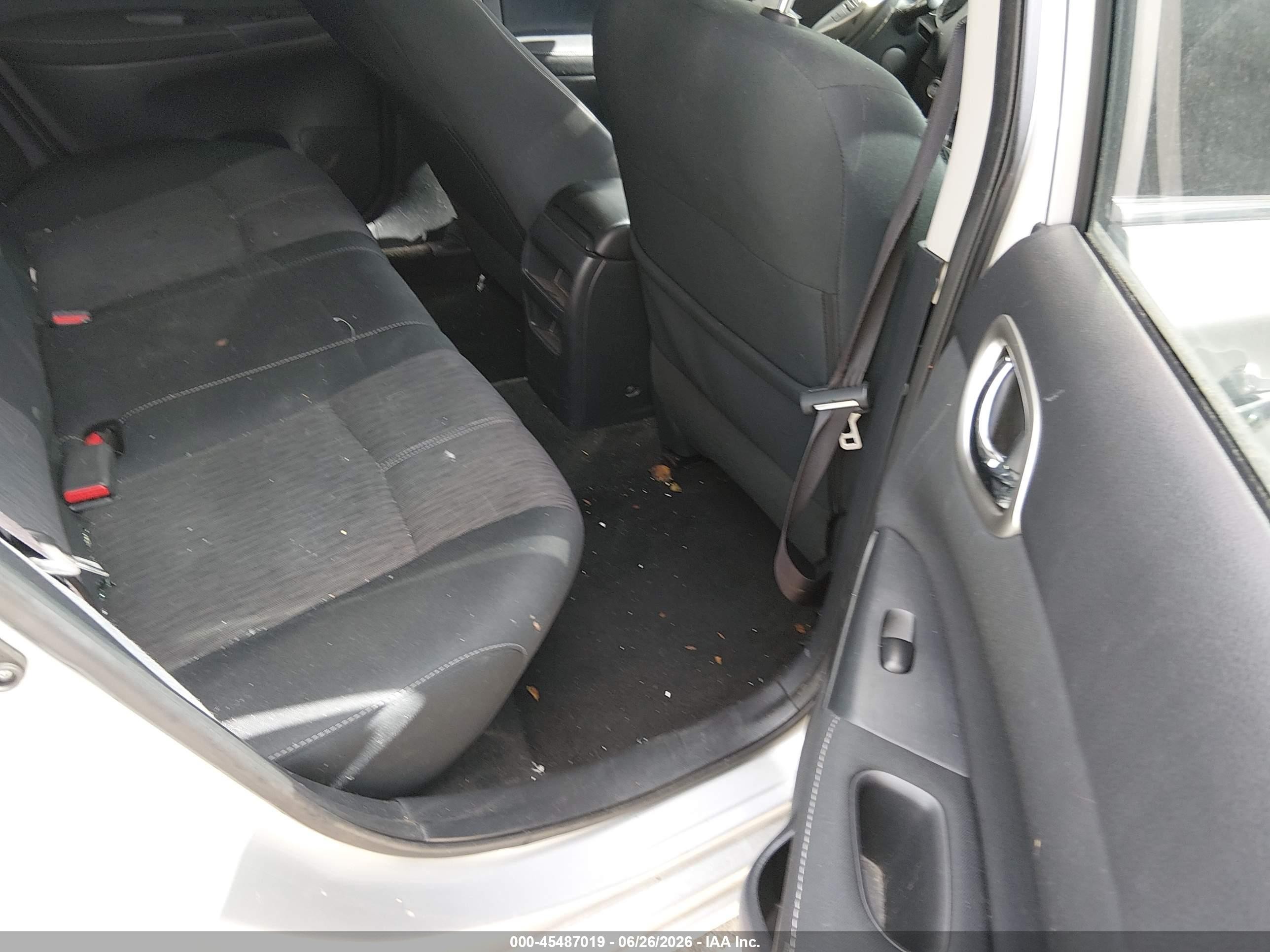 2015 Nissan Sentra Fe+ S/s/sl/sr/sv Silver vin: 3N1AB7AP5FY275321