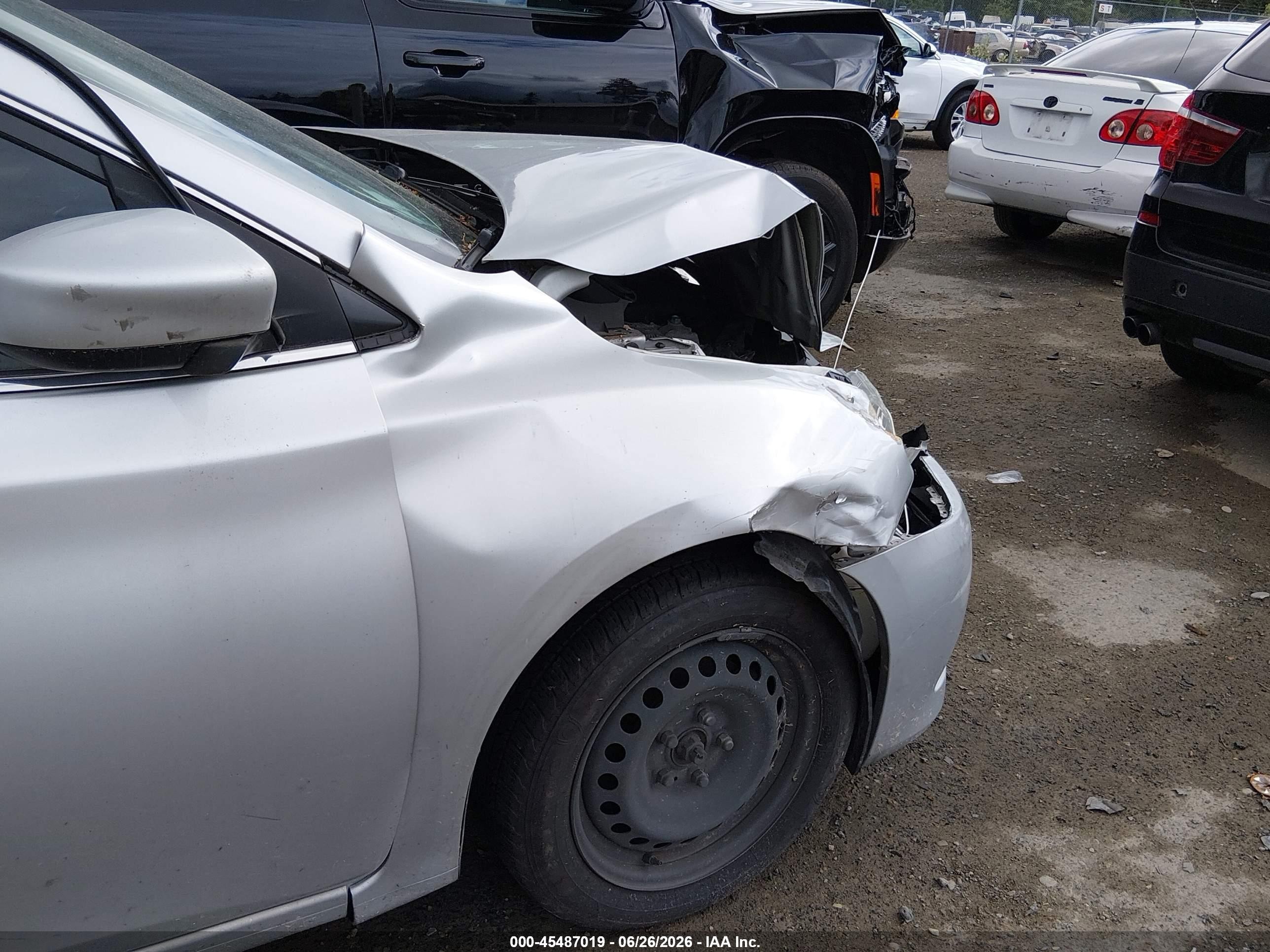 2015 Nissan Sentra Fe+ S/s/sl/sr/sv Silver vin: 3N1AB7AP5FY275321