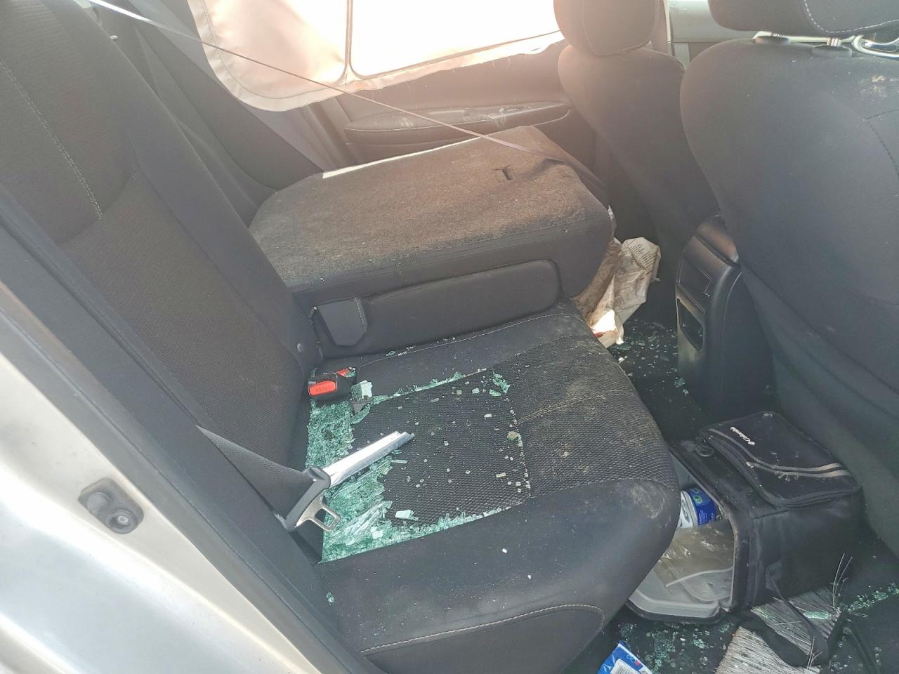 2015 Nissan Sentra S Silver vin: 3N1AB7AP5FY338823