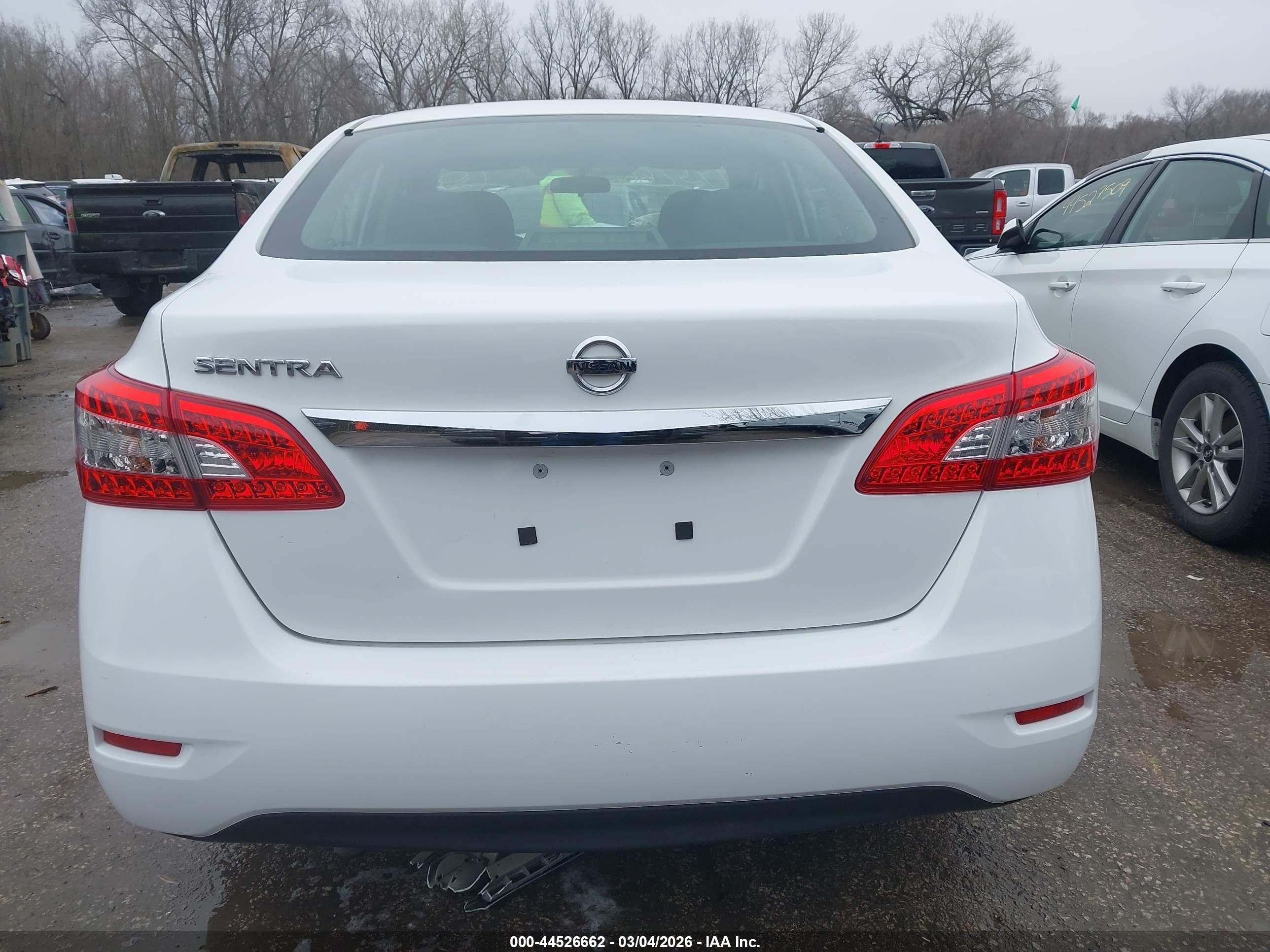 2015 Nissan Sentra S White vin: 3N1AB7AP5FY339003
