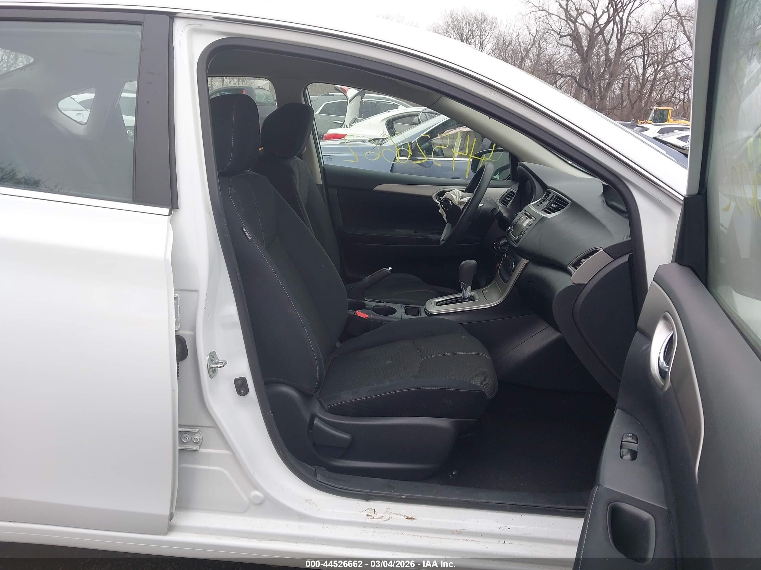 2015 Nissan Sentra S White vin: 3N1AB7AP5FY339003