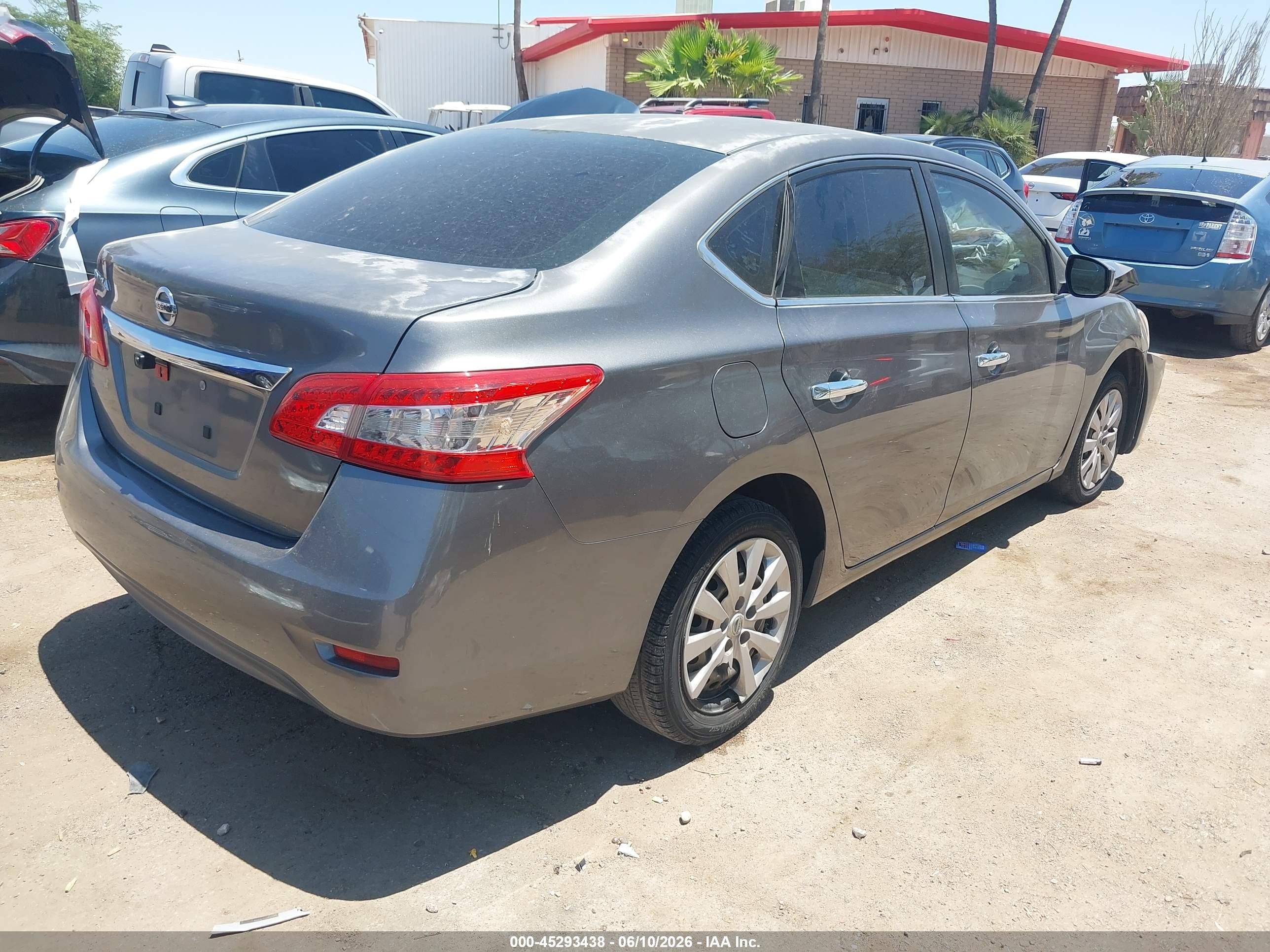 2015 Nissan Sentra S Серый vin: 3N1AB7AP5FY353547