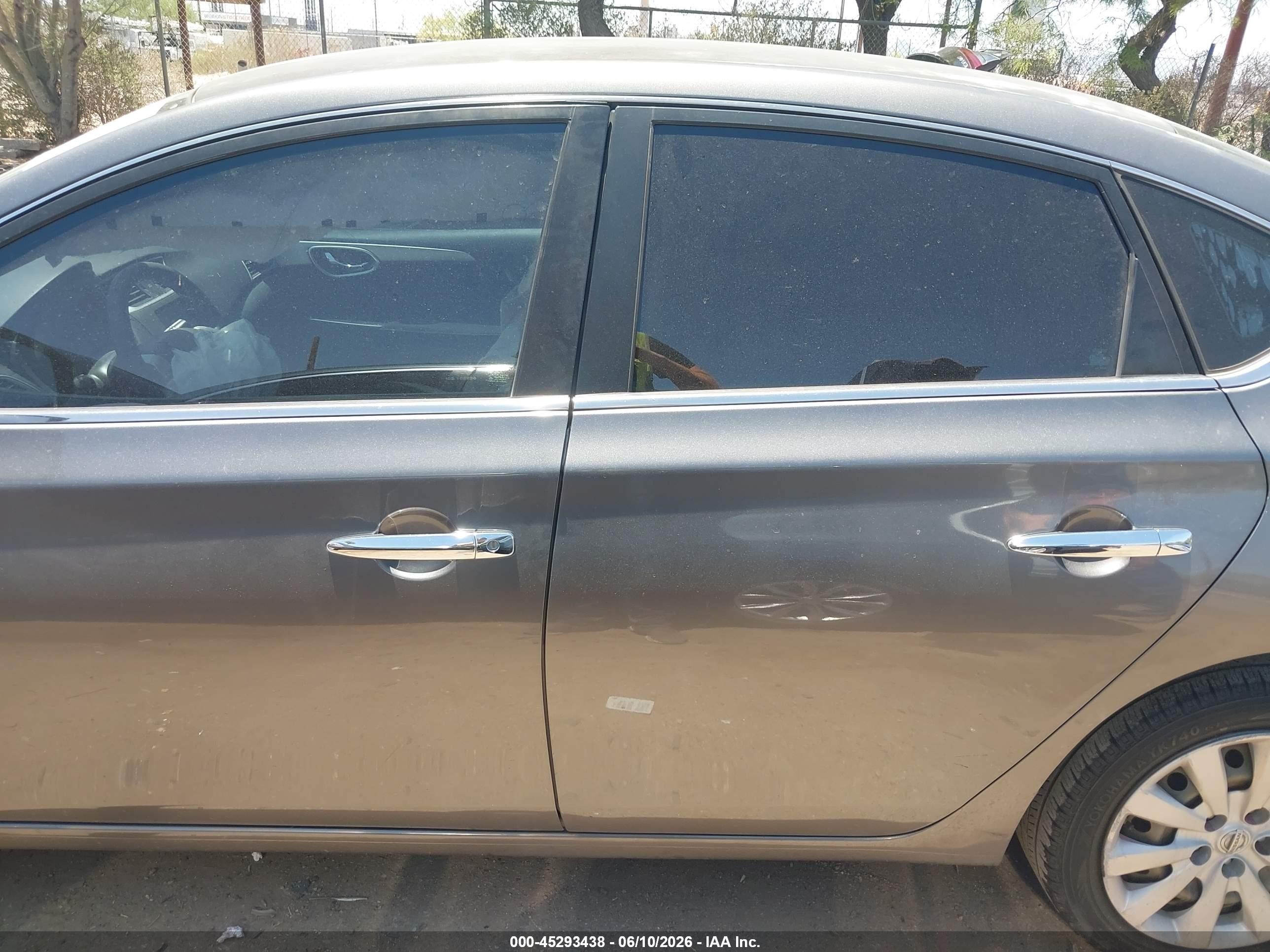 2015 Nissan Sentra S Серый vin: 3N1AB7AP5FY353547