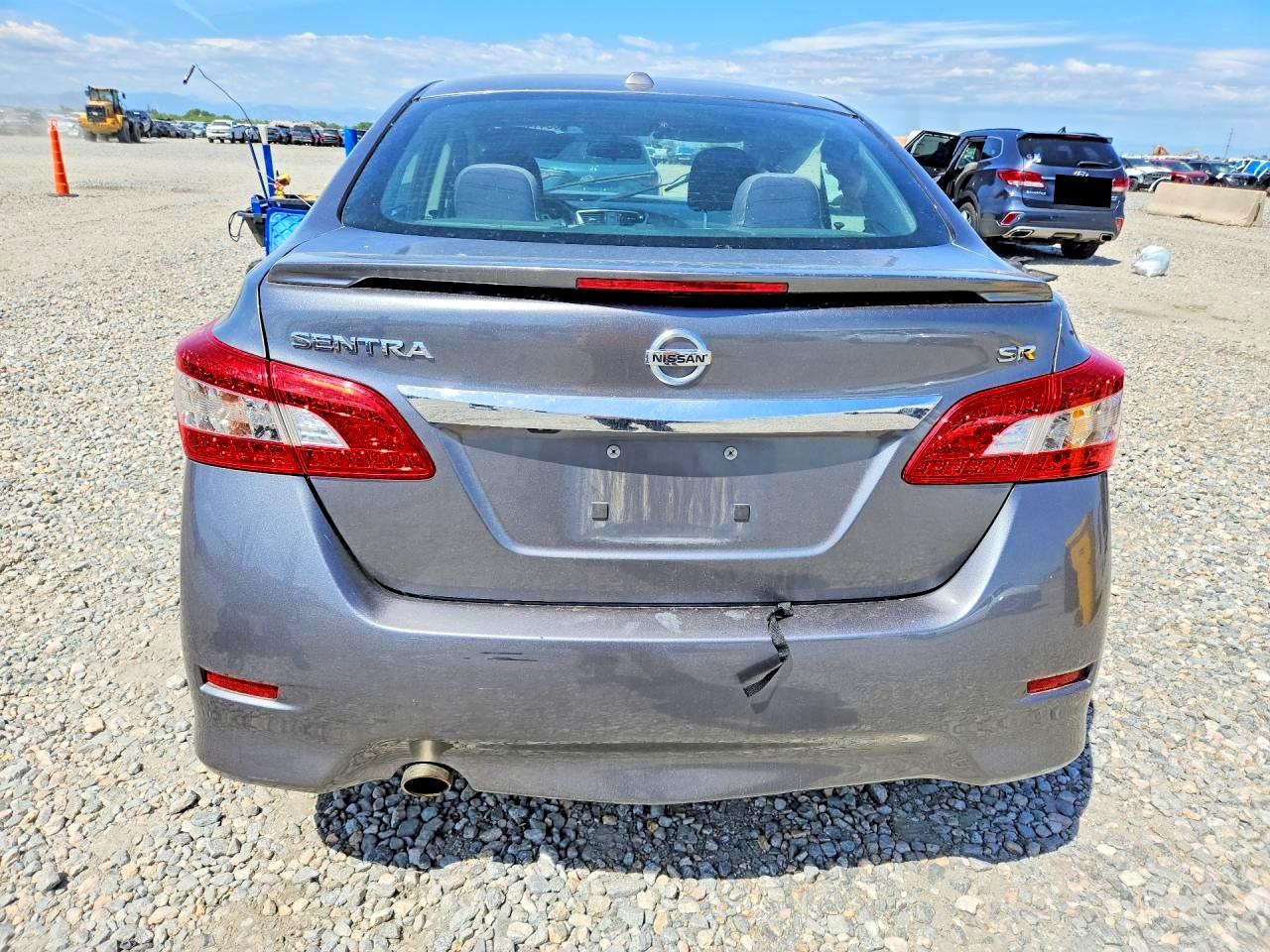 2015 Nissan Sentra Sr Gray vin: 3N1AB7AP5FY382403
