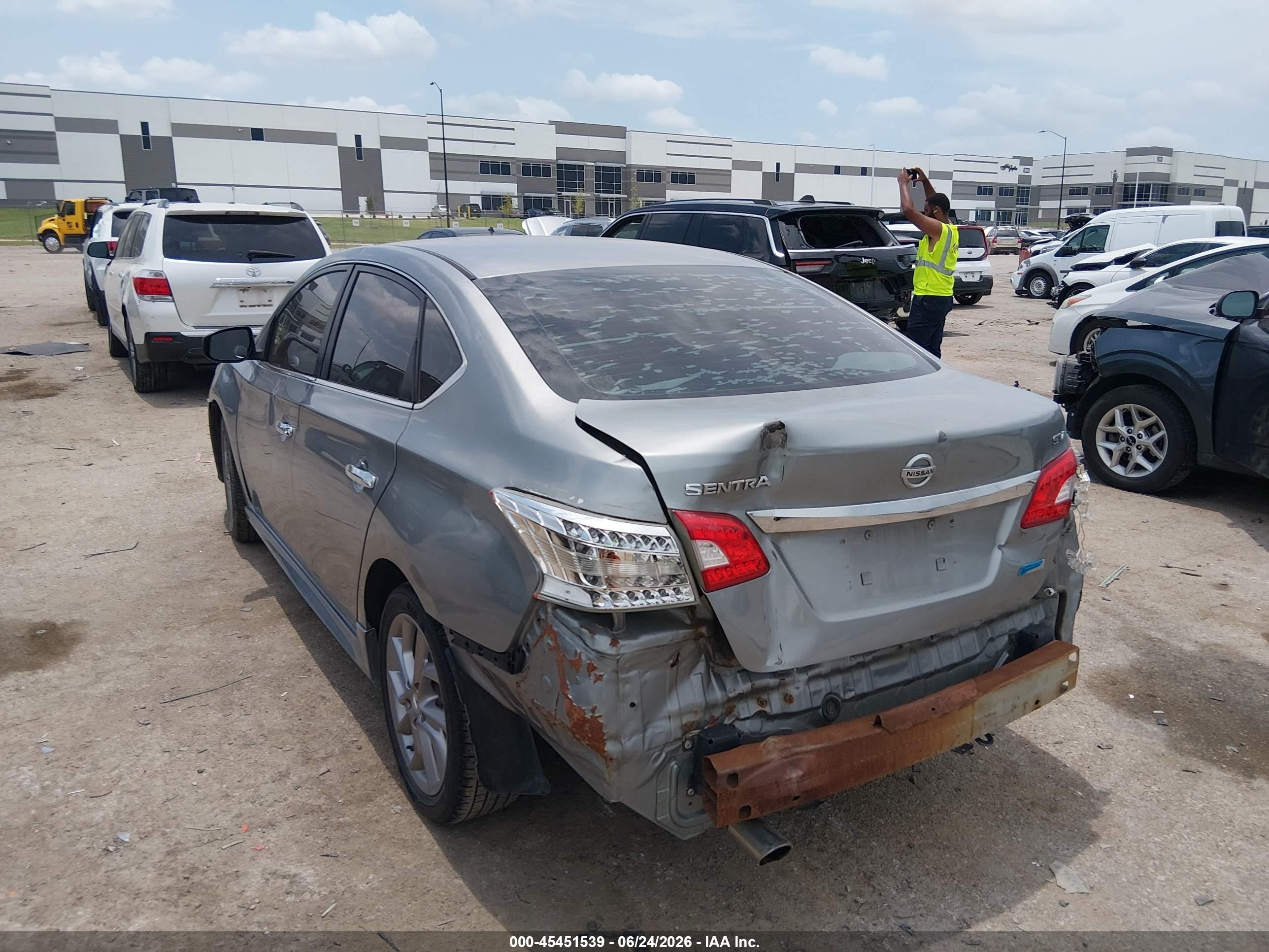 2014 Nissan Sentra Sr Серебряный vin: 3N1AB7AP6EL635854