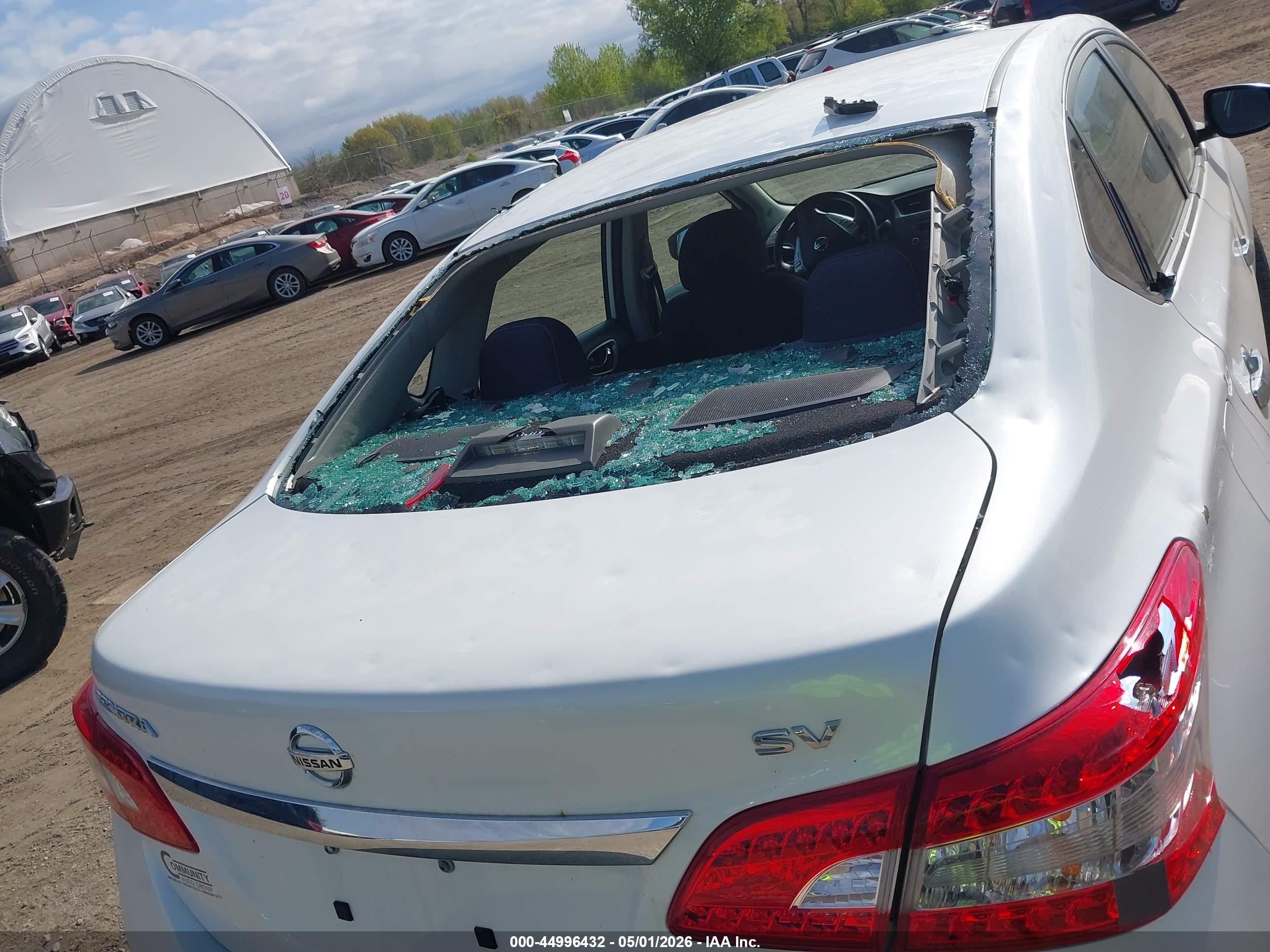 2014 Nissan Sentra Sv Белый vin: 3N1AB7AP6EL663508