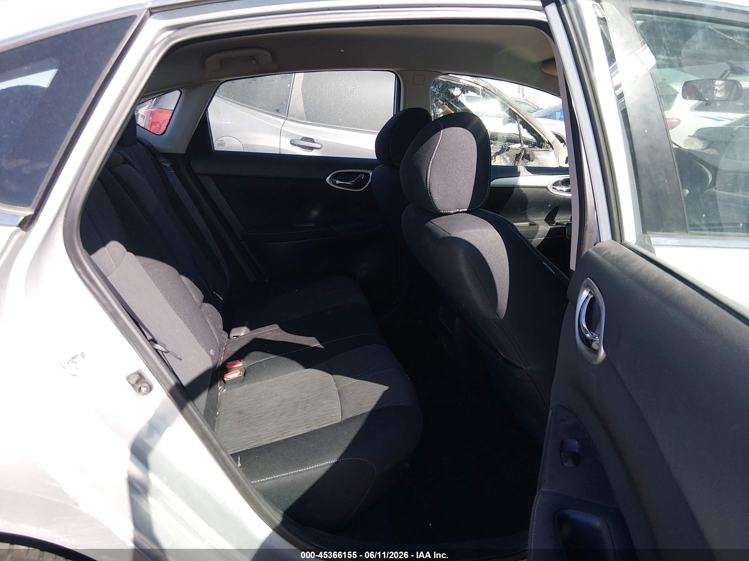 2014 Nissan Sentra Sv Silver vin: 3N1AB7AP6EY205907