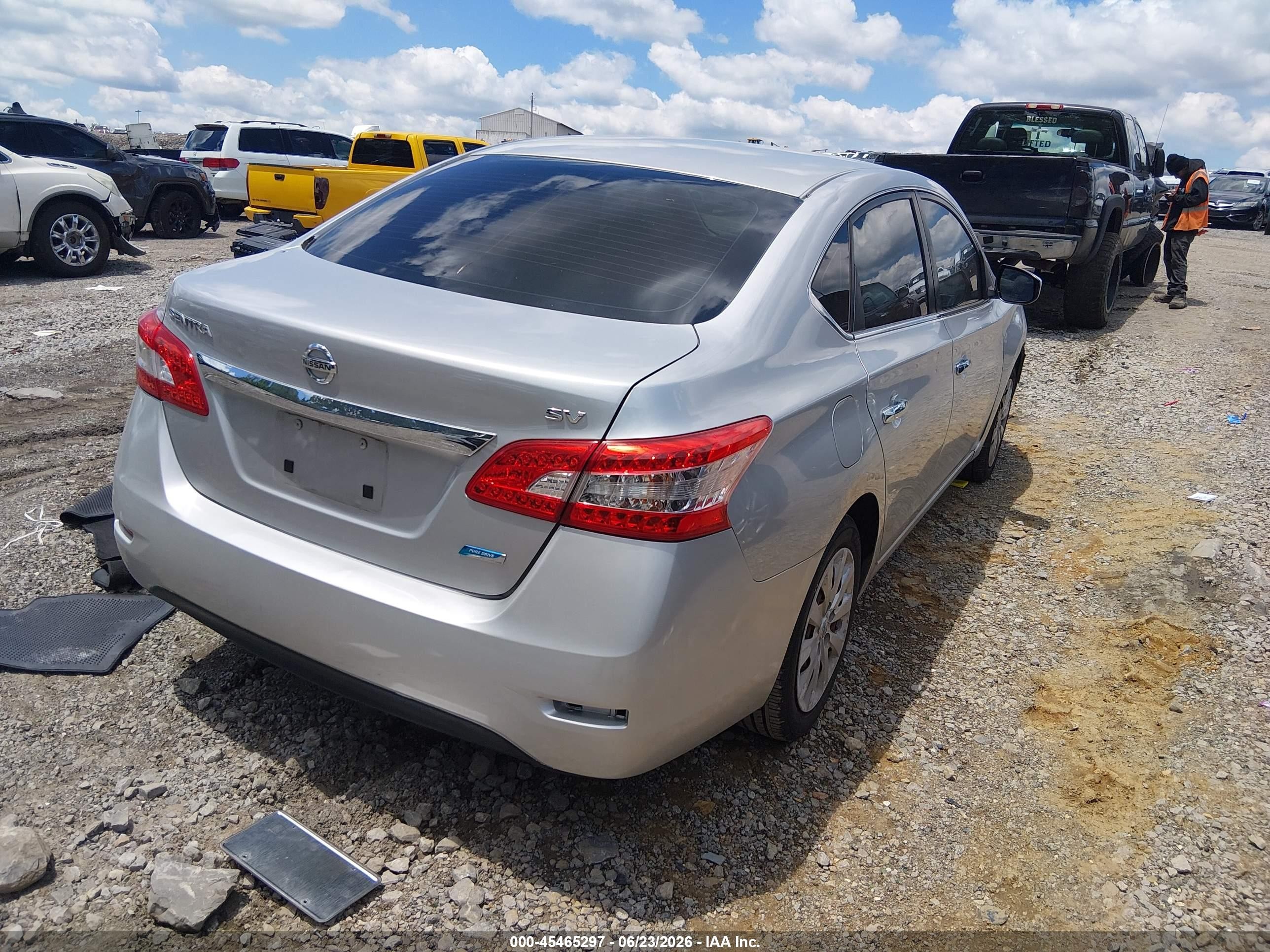 2014 Nissan Sentra S Серебряный vin: 3N1AB7AP6EY233920