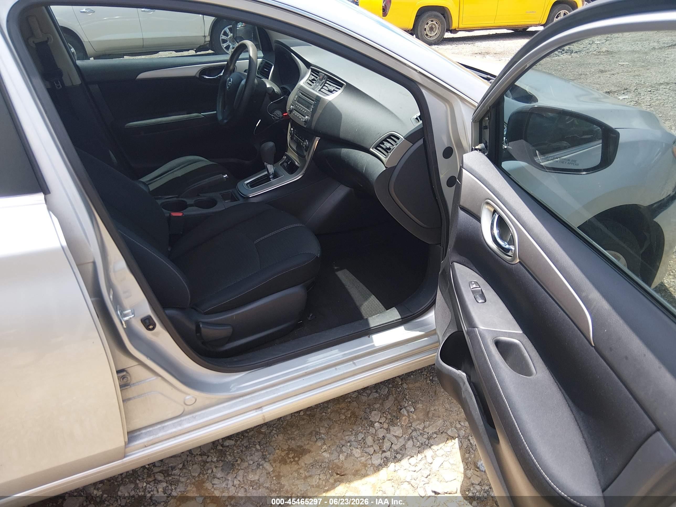 2014 Nissan Sentra S Серебряный vin: 3N1AB7AP6EY233920