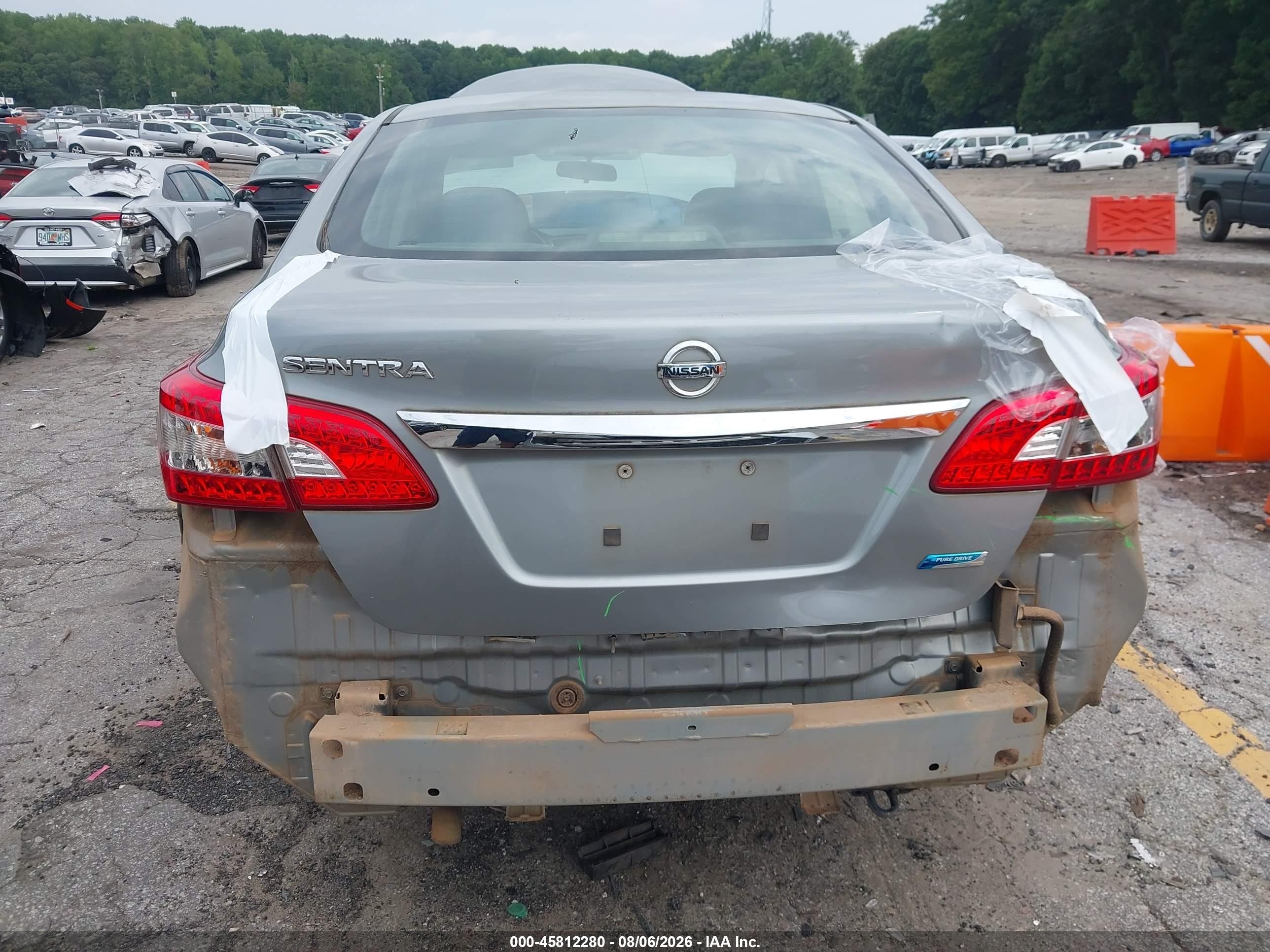 2014 Nissan Sentra S Серебряный vin: 3N1AB7AP6EY253214