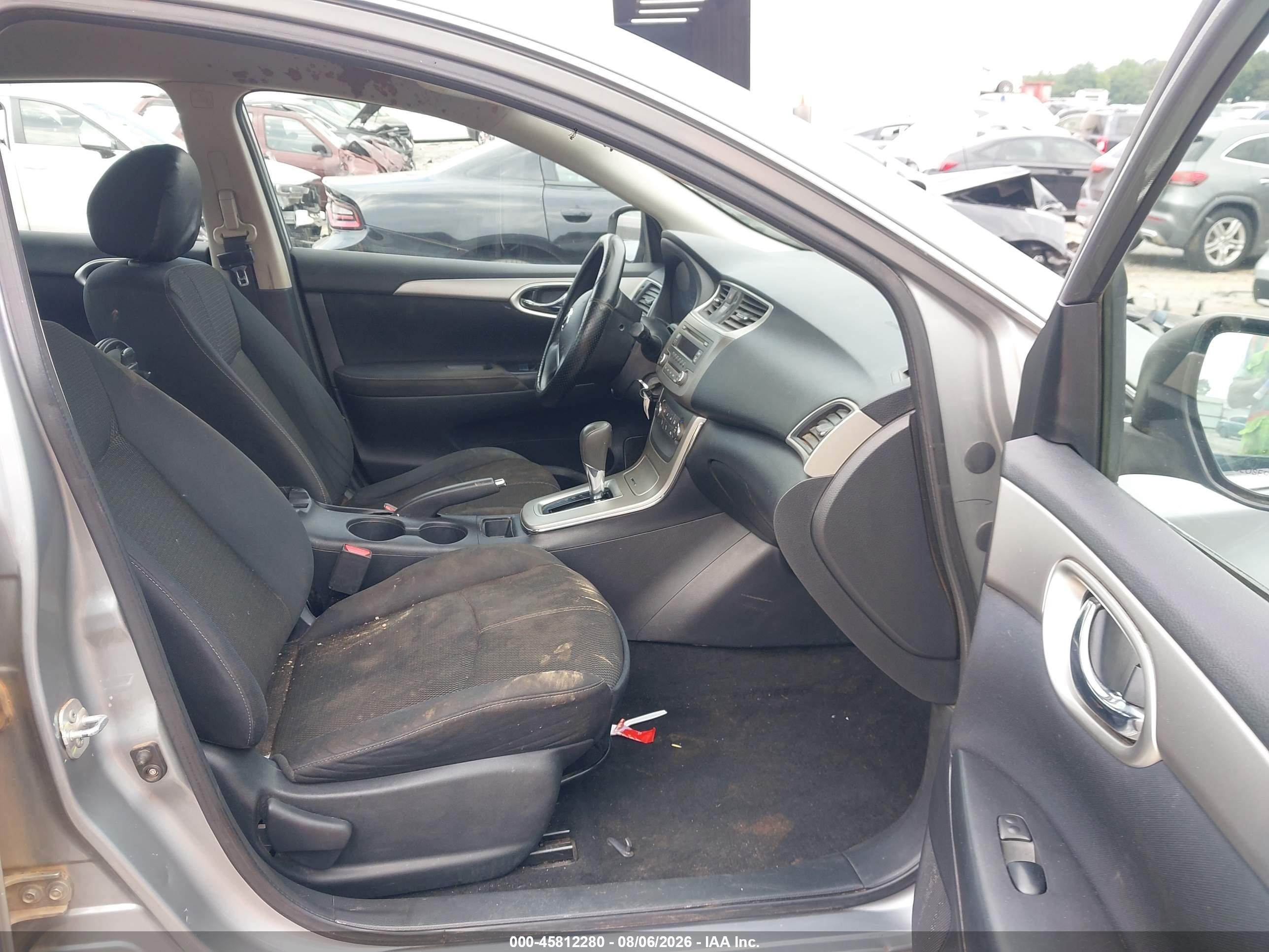 2014 Nissan Sentra S Серебряный vin: 3N1AB7AP6EY253214
