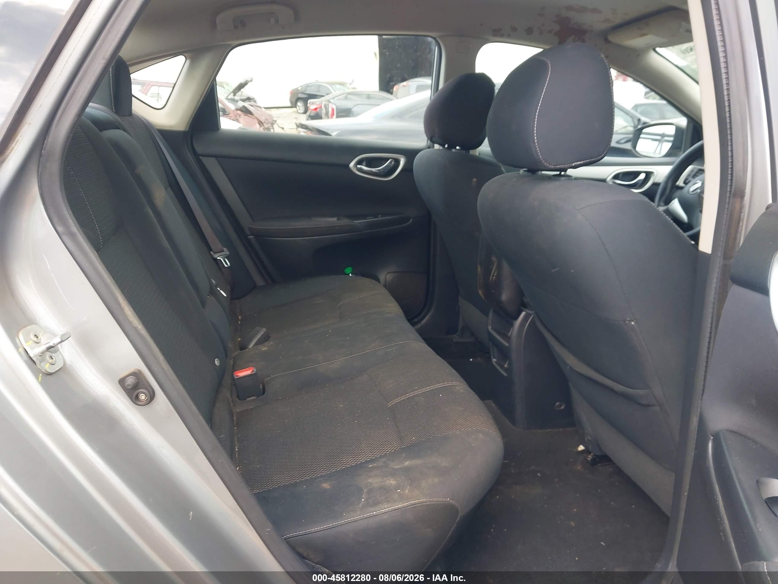 2014 Nissan Sentra S Серебряный vin: 3N1AB7AP6EY253214
