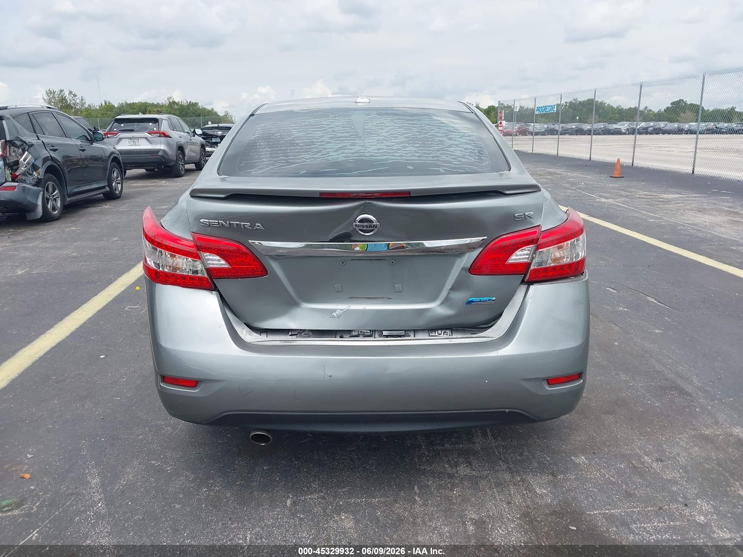 2014 Nissan Sentra Sr Silver vin: 3N1AB7AP6EY341342