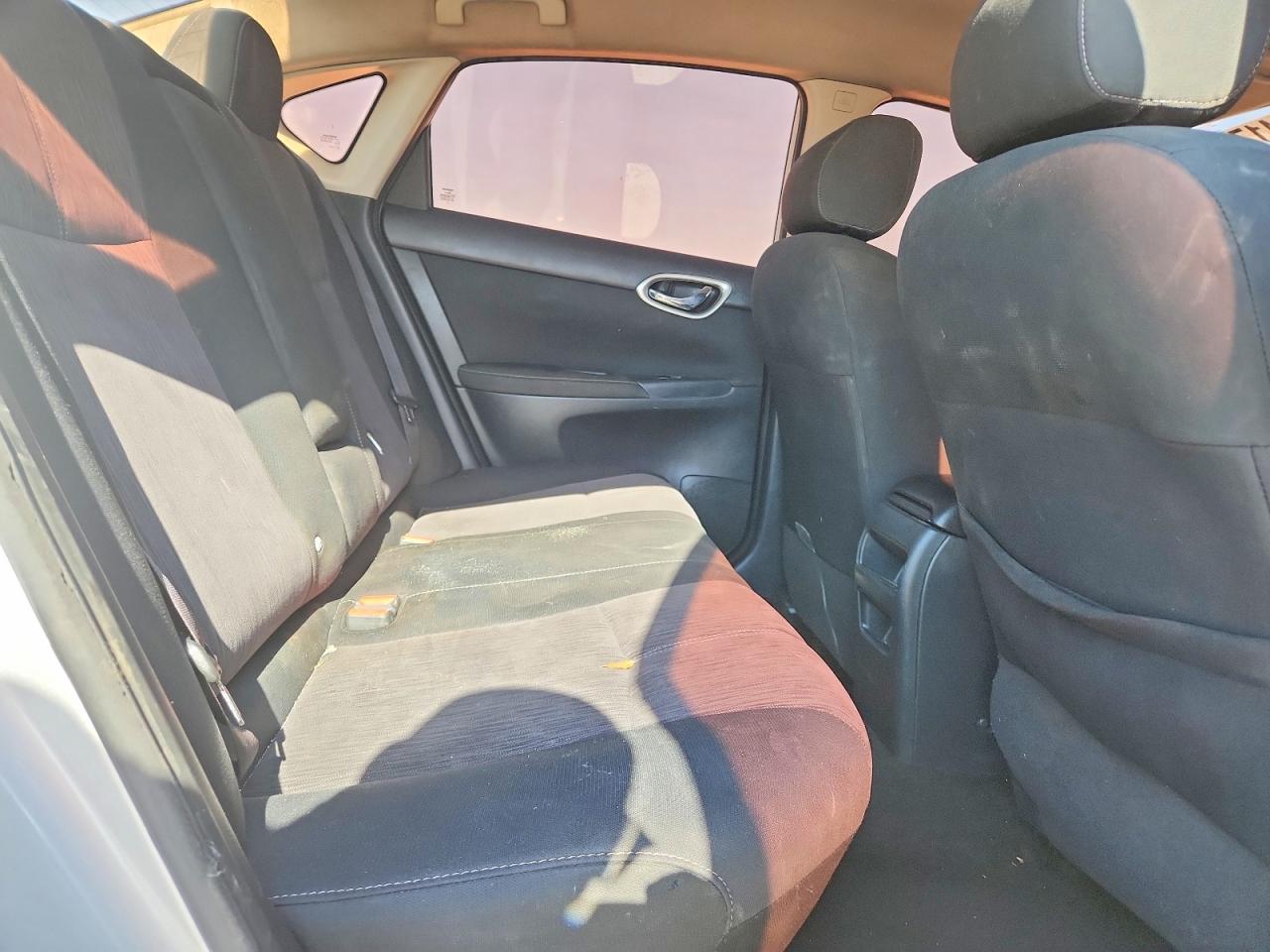 2015 Nissan Sentra Sv Silver vin: 3N1AB7AP6FL652770